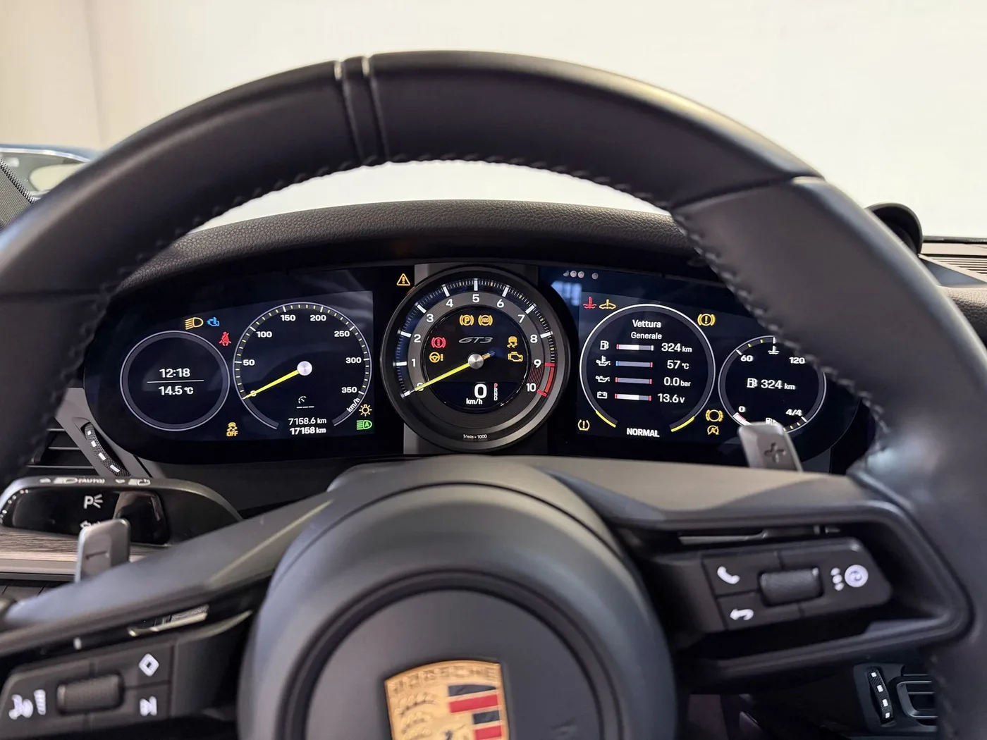 2021 Porsche 911 GT3 Touring proposée par un concessionnaire spécialisé à Lucca, Italie, photo 17 sur 22
