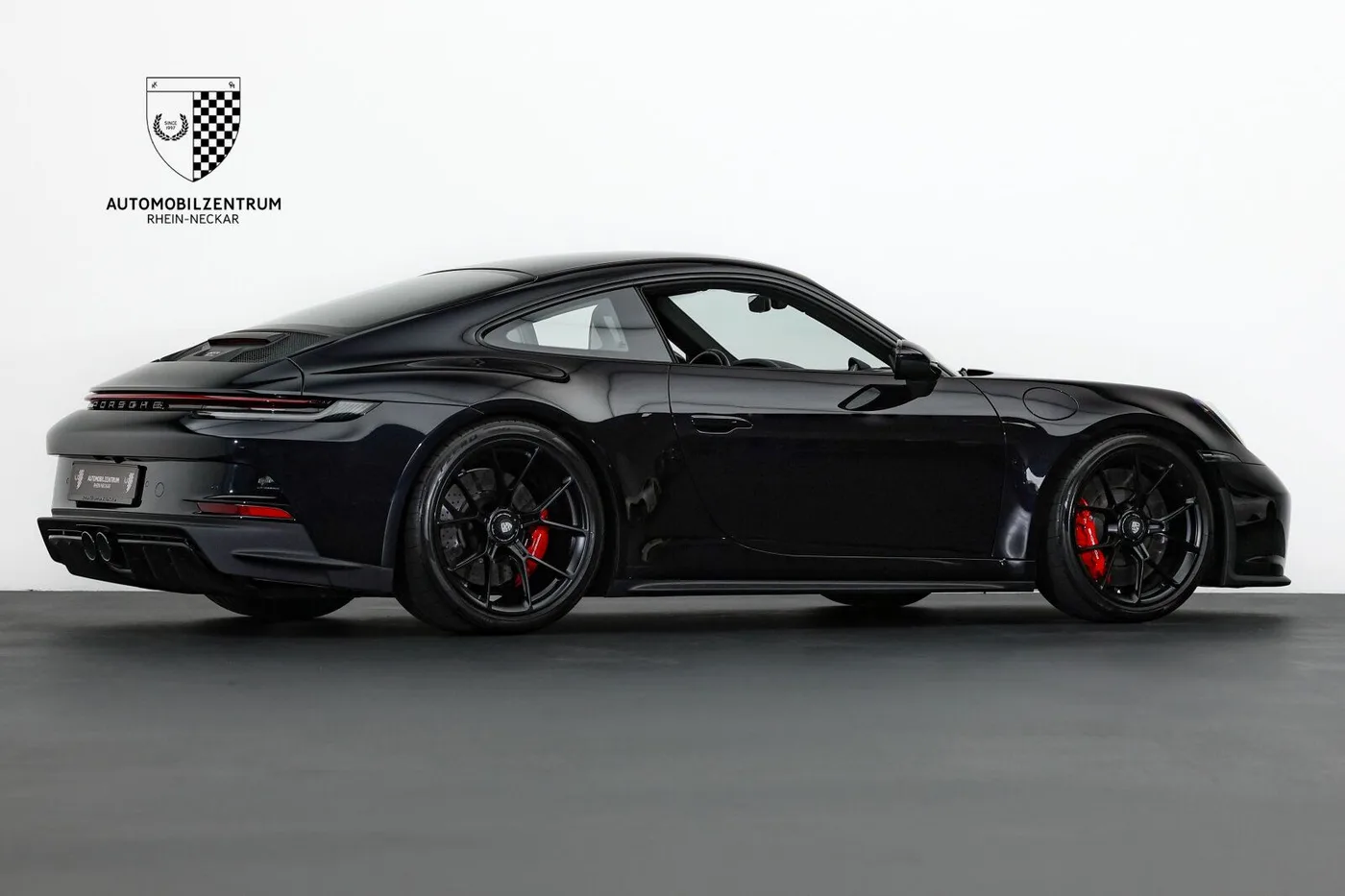 2021 Porsche 911 GT3 Touring offered by a supercar dealer in Viernheim, Germany, photo 7 of 25