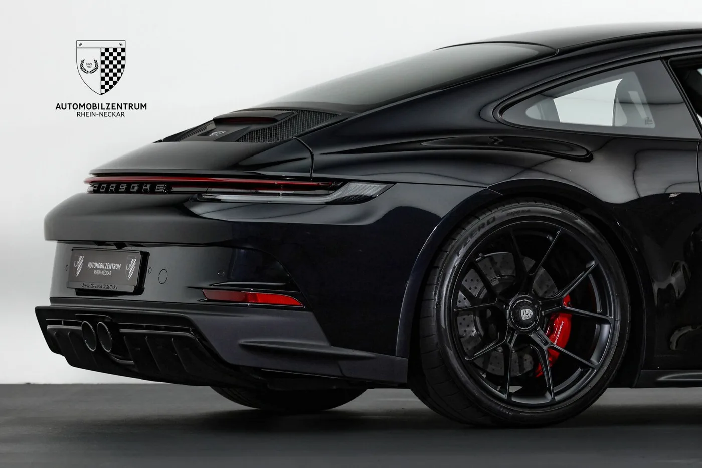 2021 Porsche 911 GT3 Touring offered by a supercar dealer in Viernheim, Germany, photo 11 of 25