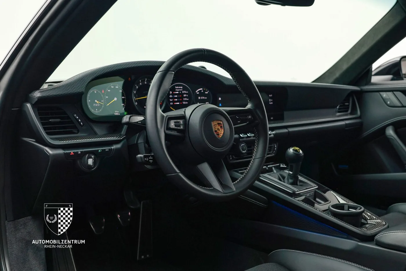 2021 Porsche 911 GT3 Touring offered by a supercar dealer in Viernheim, Germany, photo 21 of 25