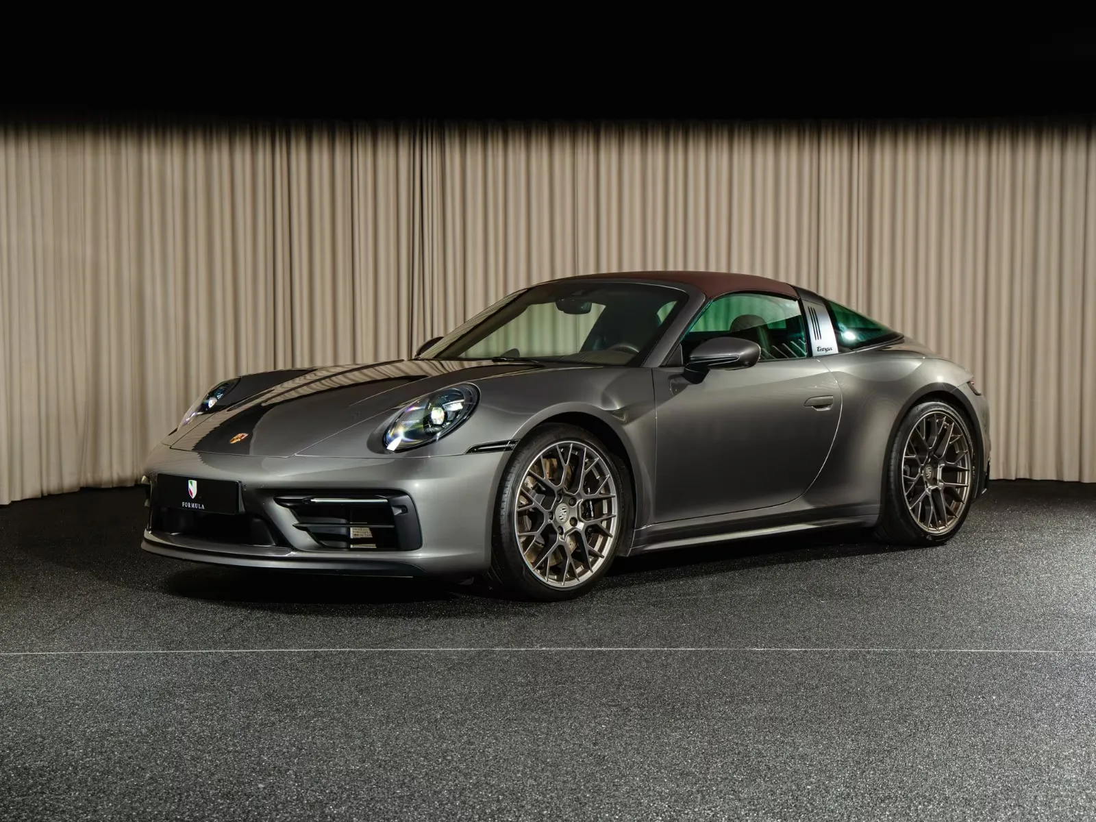 2021 Porsche 911 Targa 4 GTS proposée par un concessionnaire spécialisé à Kongens Lyngby, Danemark, photo principale