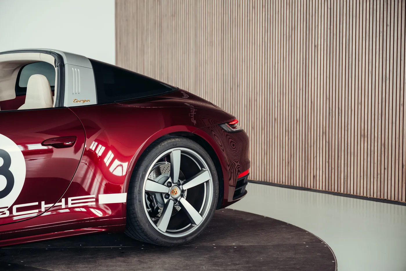 2021 Porsche 911 Targa 4S angeboten von einem Oldtimerspezialisten in Stuttgart, Deutschland, Foto 13 von 25