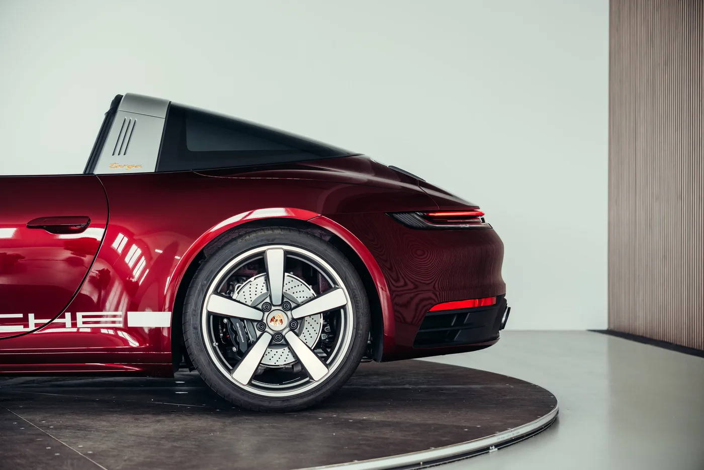2021 Porsche 911 Targa 4S angeboten von einem Oldtimerspezialisten in Stuttgart, Deutschland, Foto 14 von 25