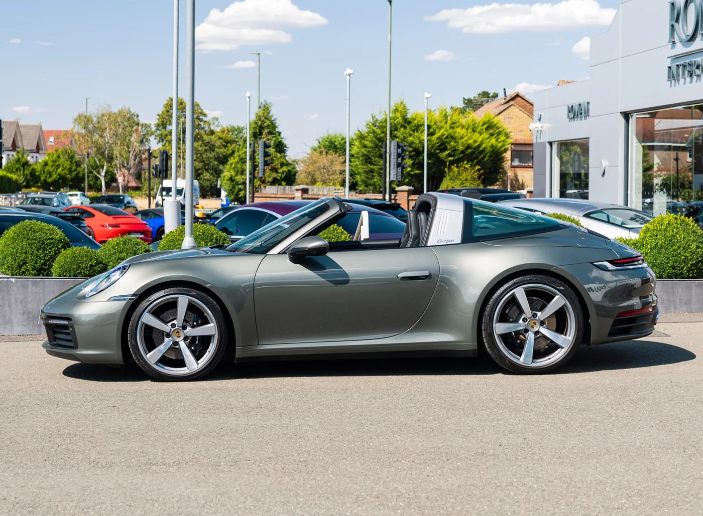 2021 Porsche 911 Targa 4S offered by a specialist dealer in Banstead, United Kingdom, photo 2 of 25