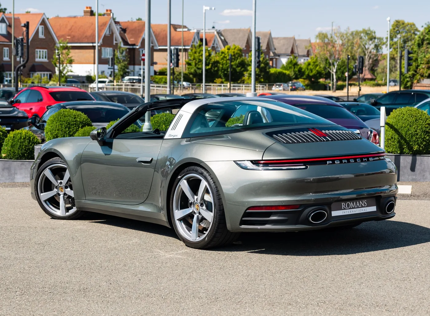 2021 Porsche 911 Targa 4S offered by a specialist dealer in Banstead, United Kingdom, photo 3 of 25