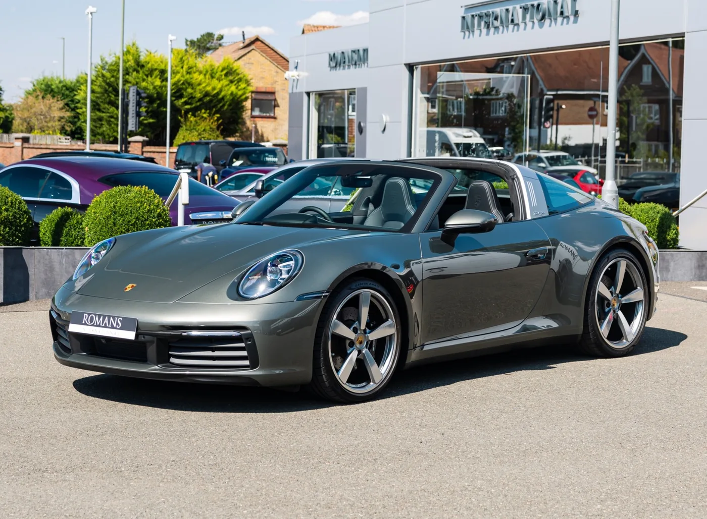 2021 Porsche 911 Targa 4S offered by a specialist dealer in Banstead, United Kingdom, photo 4 of 25