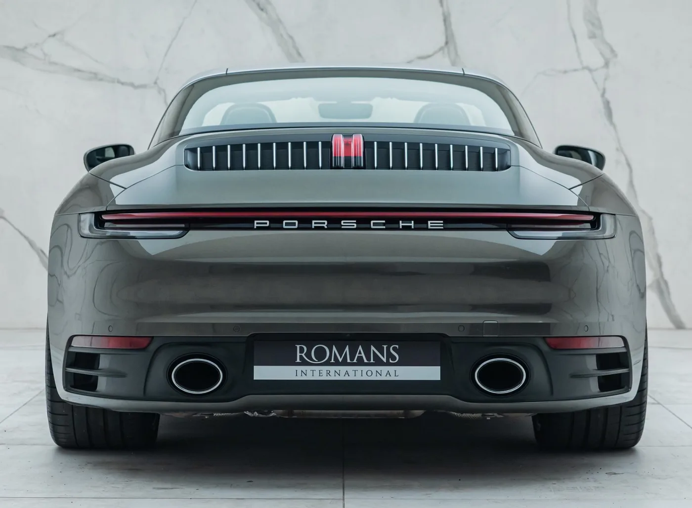 2021 Porsche 911 Targa 4S offered by a specialist dealer in Banstead, United Kingdom, photo 7 of 25