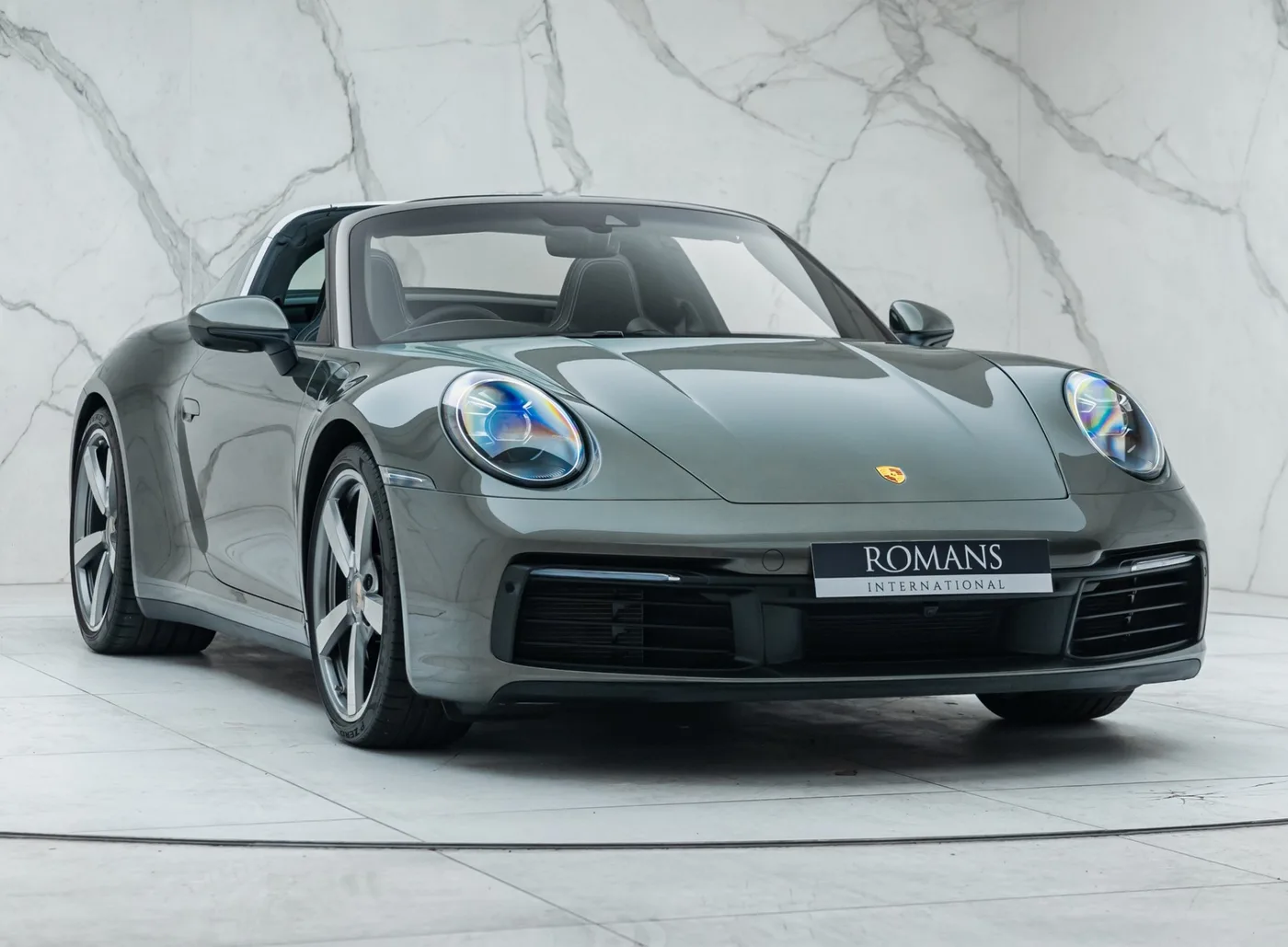 2021 Porsche 911 Targa 4S offered by a specialist dealer in Banstead, United Kingdom, photo 10 of 25