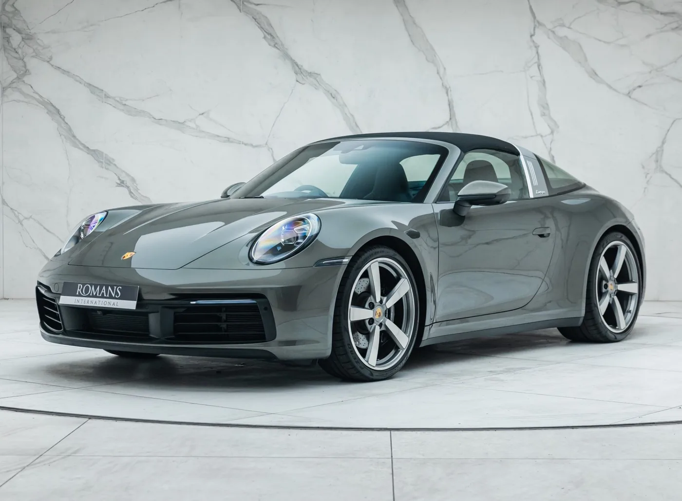 2021 Porsche 911 Targa 4S offered by a specialist dealer in Banstead, United Kingdom, photo 14 of 25