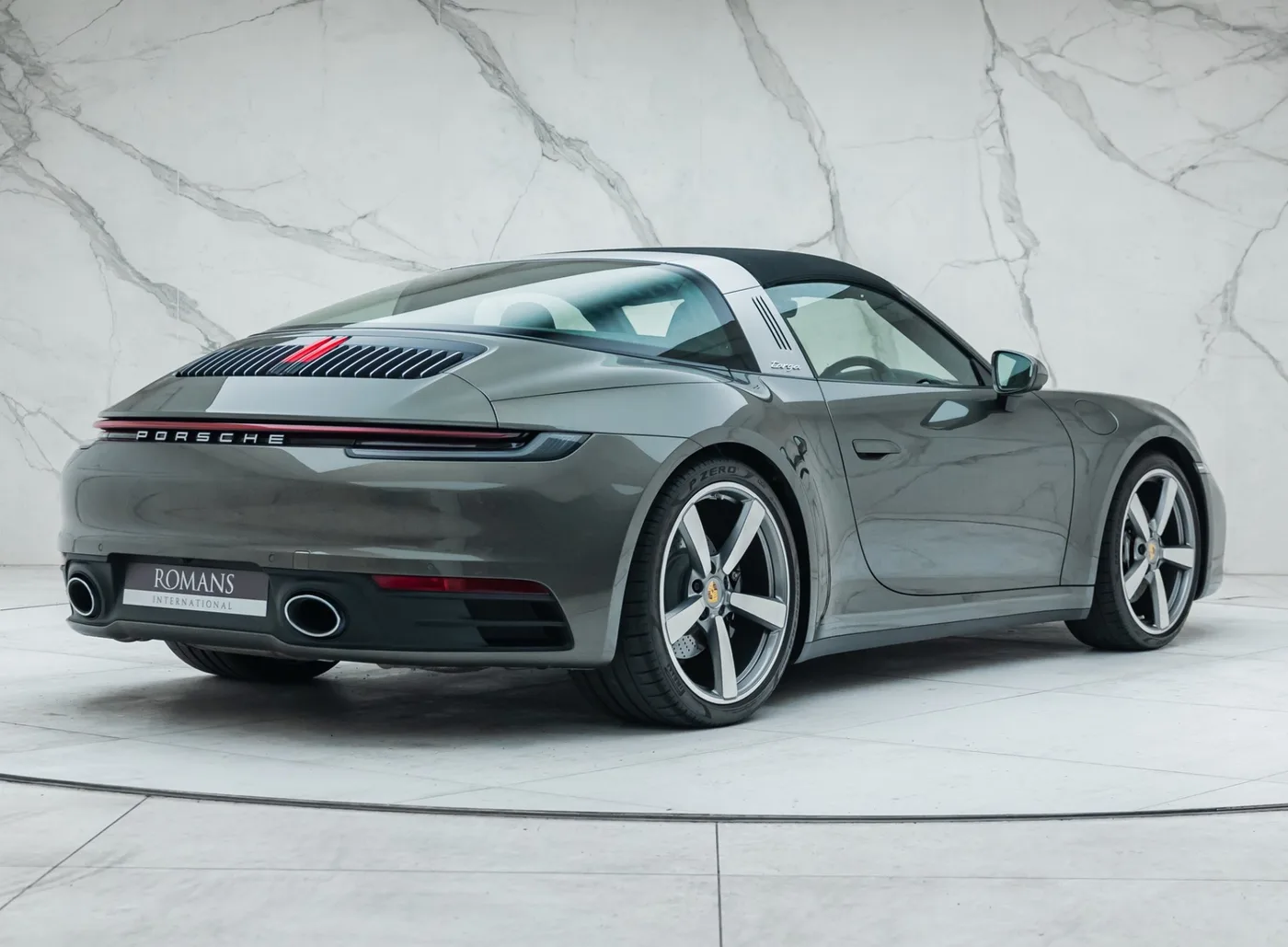 2021 Porsche 911 Targa 4S offered by a specialist dealer in Banstead, United Kingdom, photo 15 of 25