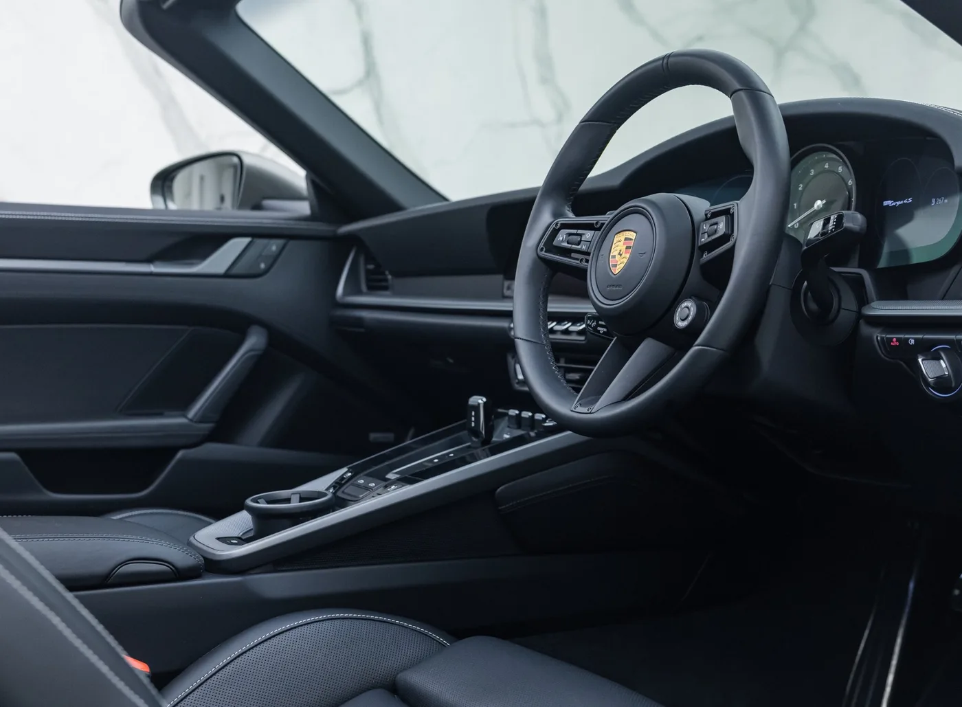 2021 Porsche 911 Targa 4S offered by a specialist dealer in Banstead, United Kingdom, photo 17 of 25