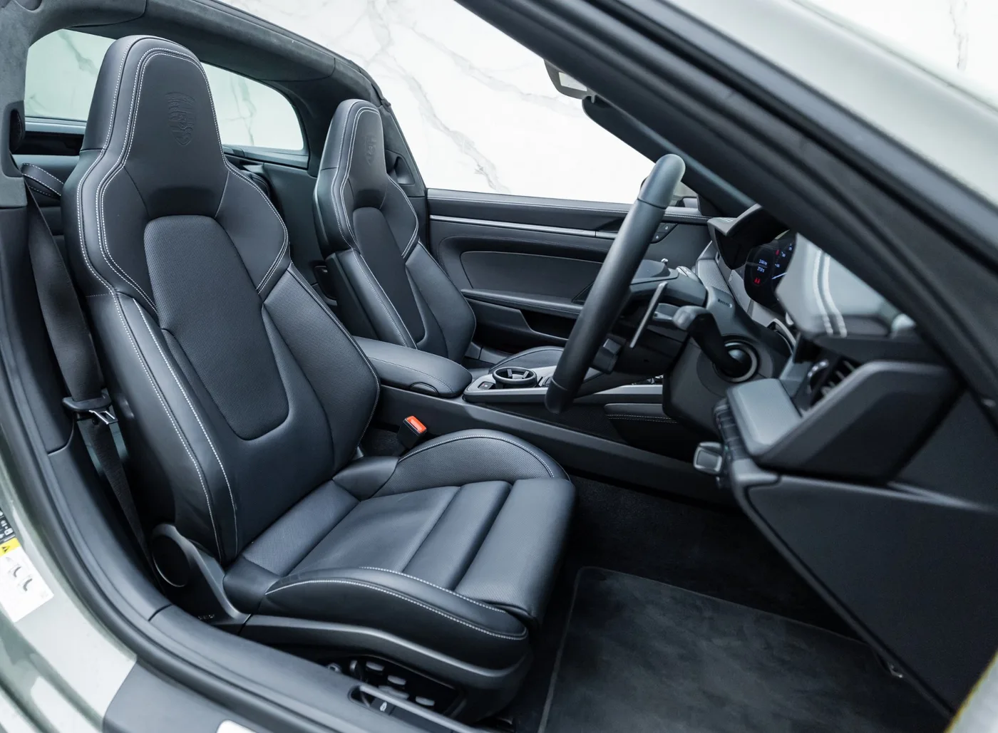 2021 Porsche 911 Targa 4S offered by a specialist dealer in Banstead, United Kingdom, photo 18 of 25