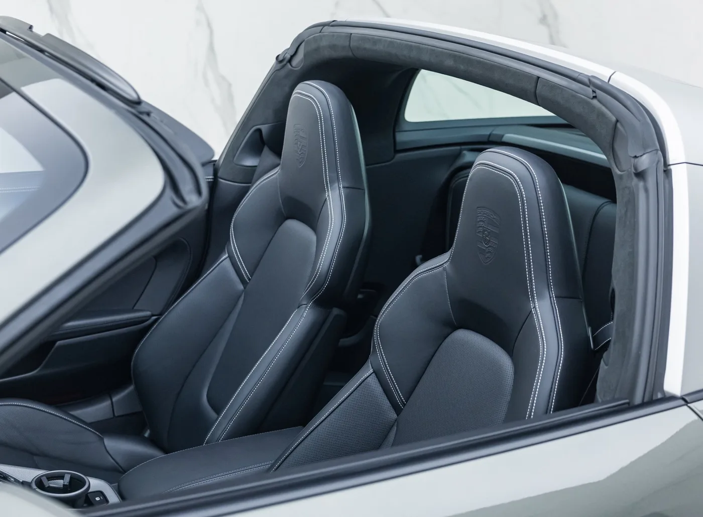 2021 Porsche 911 Targa 4S offered by a specialist dealer in Banstead, United Kingdom, photo 23 of 25
