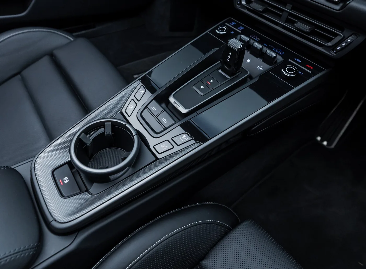 2021 Porsche 911 Targa 4S offered by a specialist dealer in Banstead, United Kingdom, photo 24 of 25