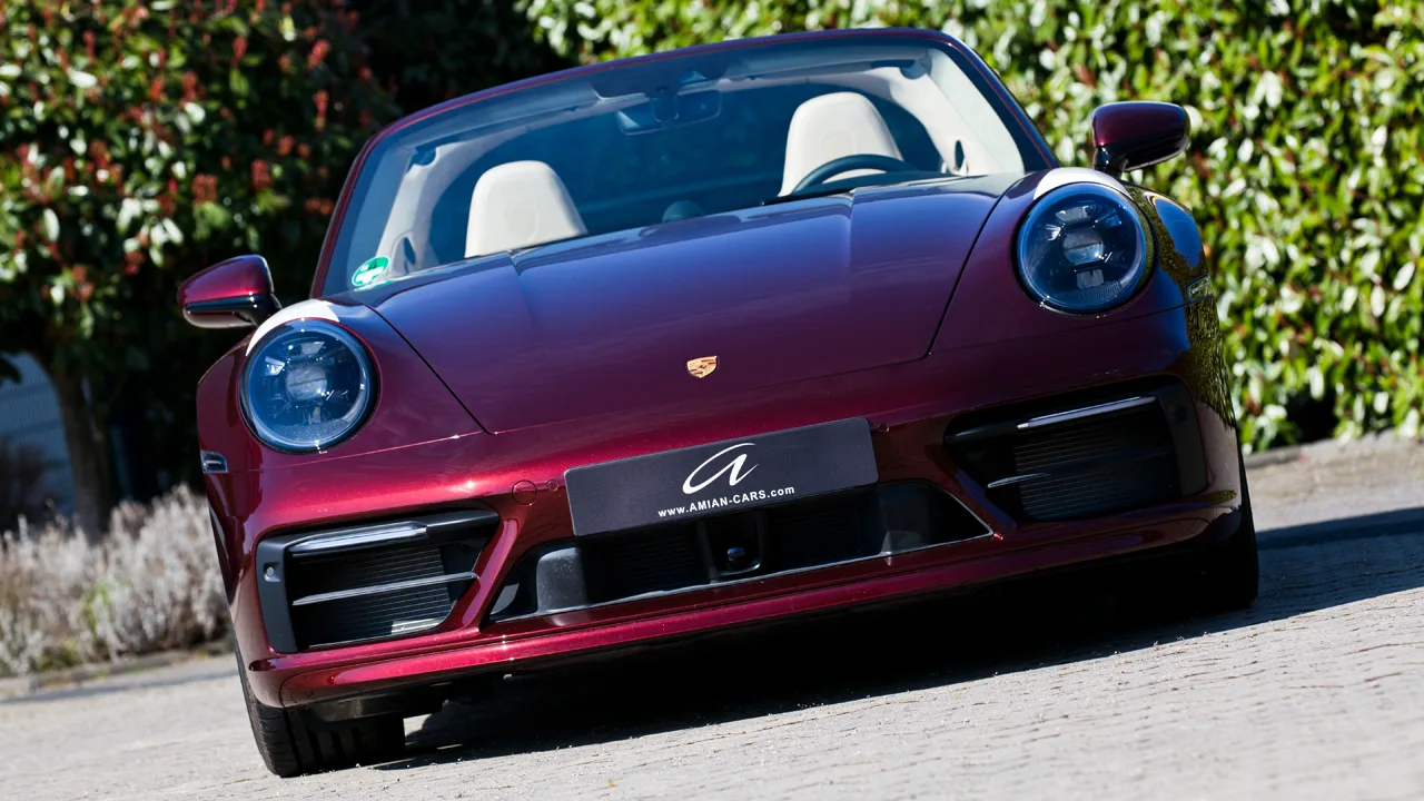 2021 Porsche 911 Targa 4S offered by a specialist dealer in Cologne, Germany, photo 2 of 25