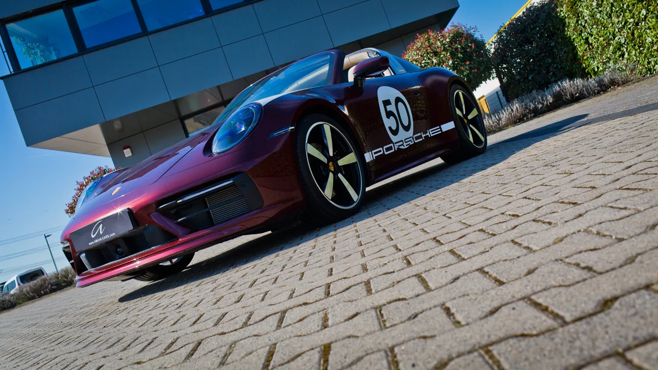 2021 Porsche 911 Targa 4S offered by a specialist dealer in Cologne, Germany, photo 3 of 25