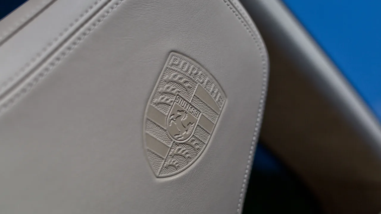 2021 Porsche 911 Targa 4S offered by a specialist dealer in Cologne, Germany, photo 19 of 25