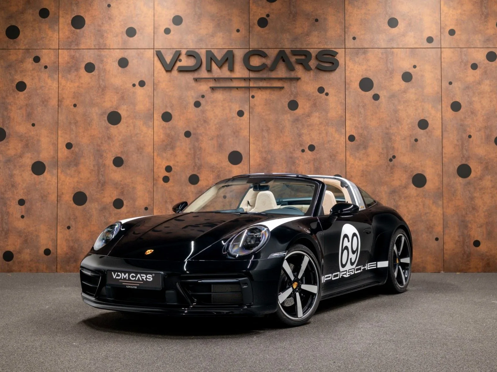 2021 Porsche 911 Targa 4S Heritage Design Edition offered by a supercar dealer in Gronau, Germany, main photo