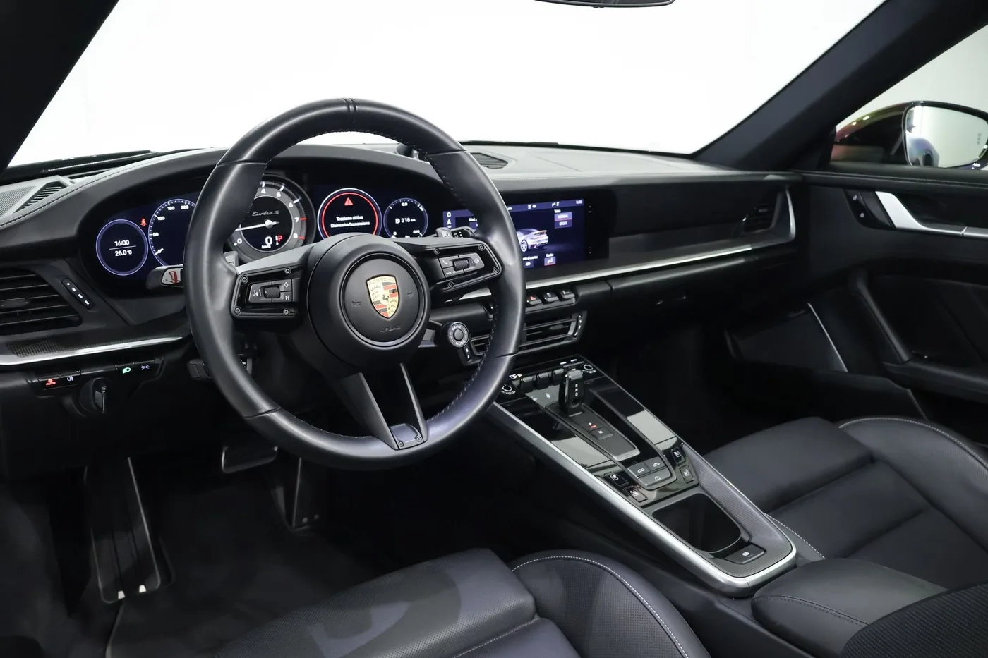 2021 Porsche 911 Turbo S Cabriolet offered by a supercar dealer in Zibido San Giacomo, Italy, photo 10 of 24