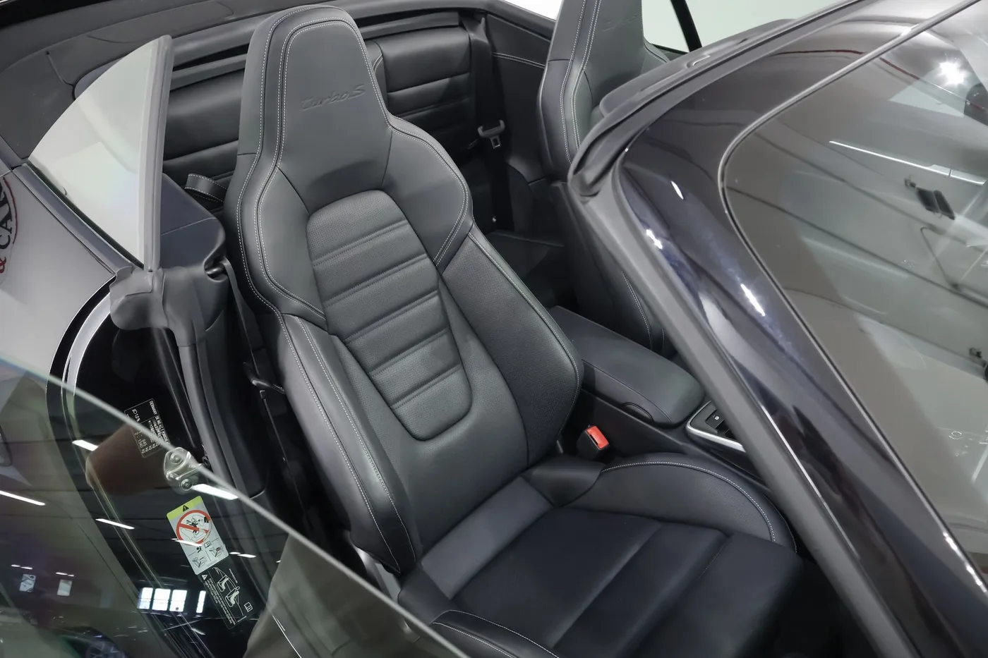 2021 Porsche 911 Turbo S Cabriolet offered by a supercar dealer in Zibido San Giacomo, Italy, photo 12 of 24