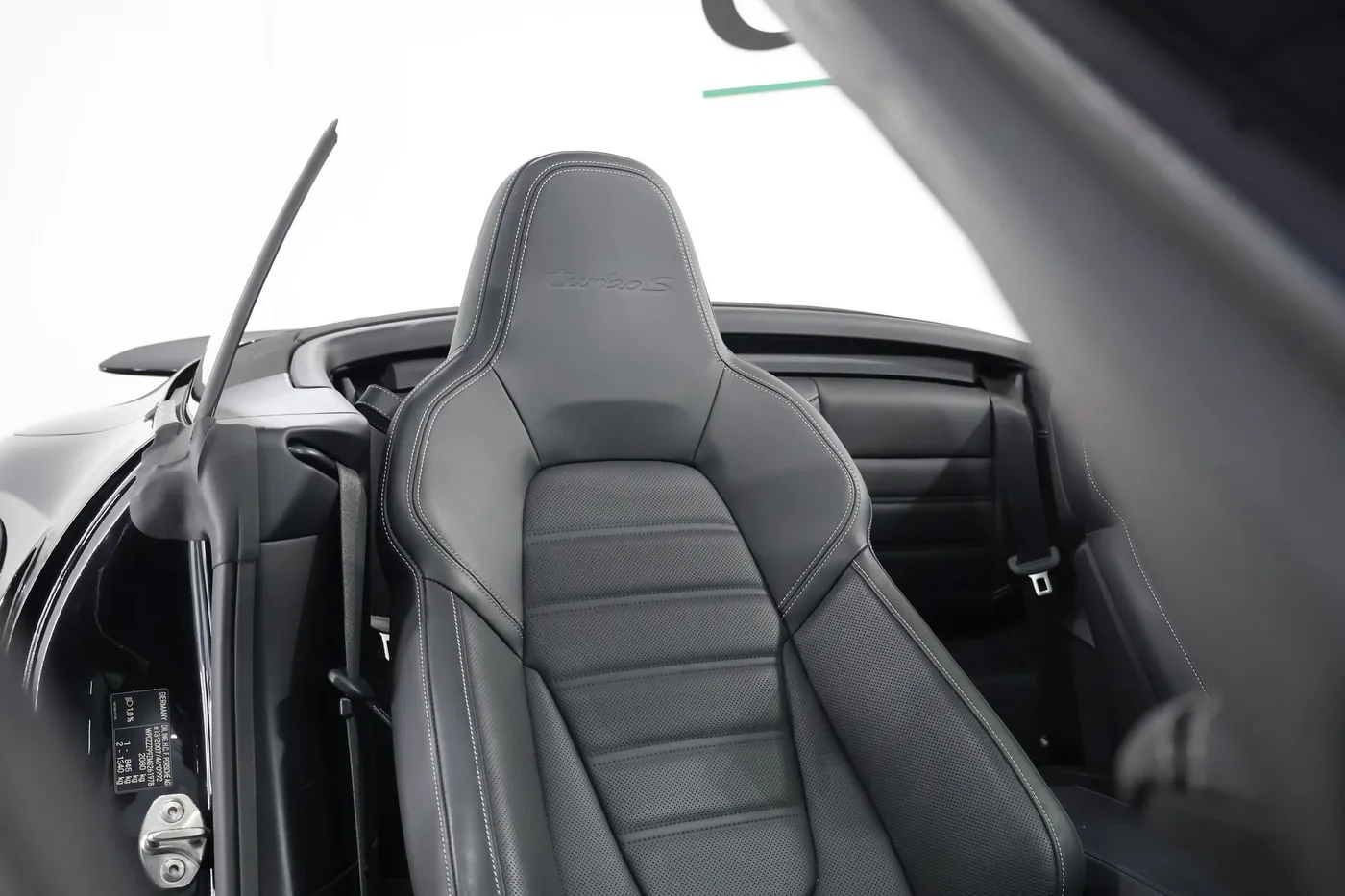 2021 Porsche 911 Turbo S Cabriolet offered by a supercar dealer in Zibido San Giacomo, Italy, photo 14 of 24