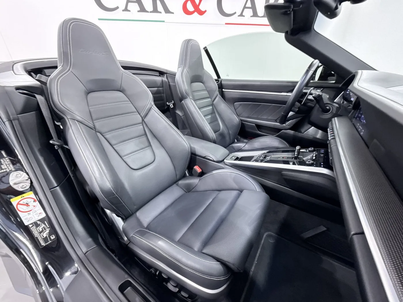 2021 Porsche 911 Turbo S Cabriolet offered by a supercar dealer in Zibido San Giacomo, Italy, photo 23 of 24