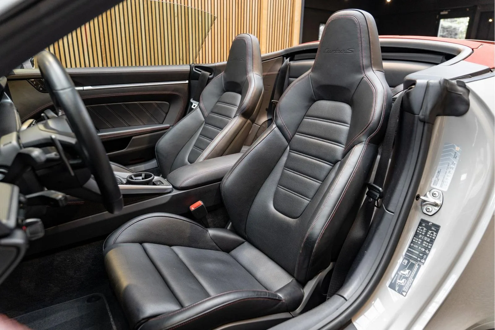 2021 Porsche 911 Turbo S Cabriolet, 9/30