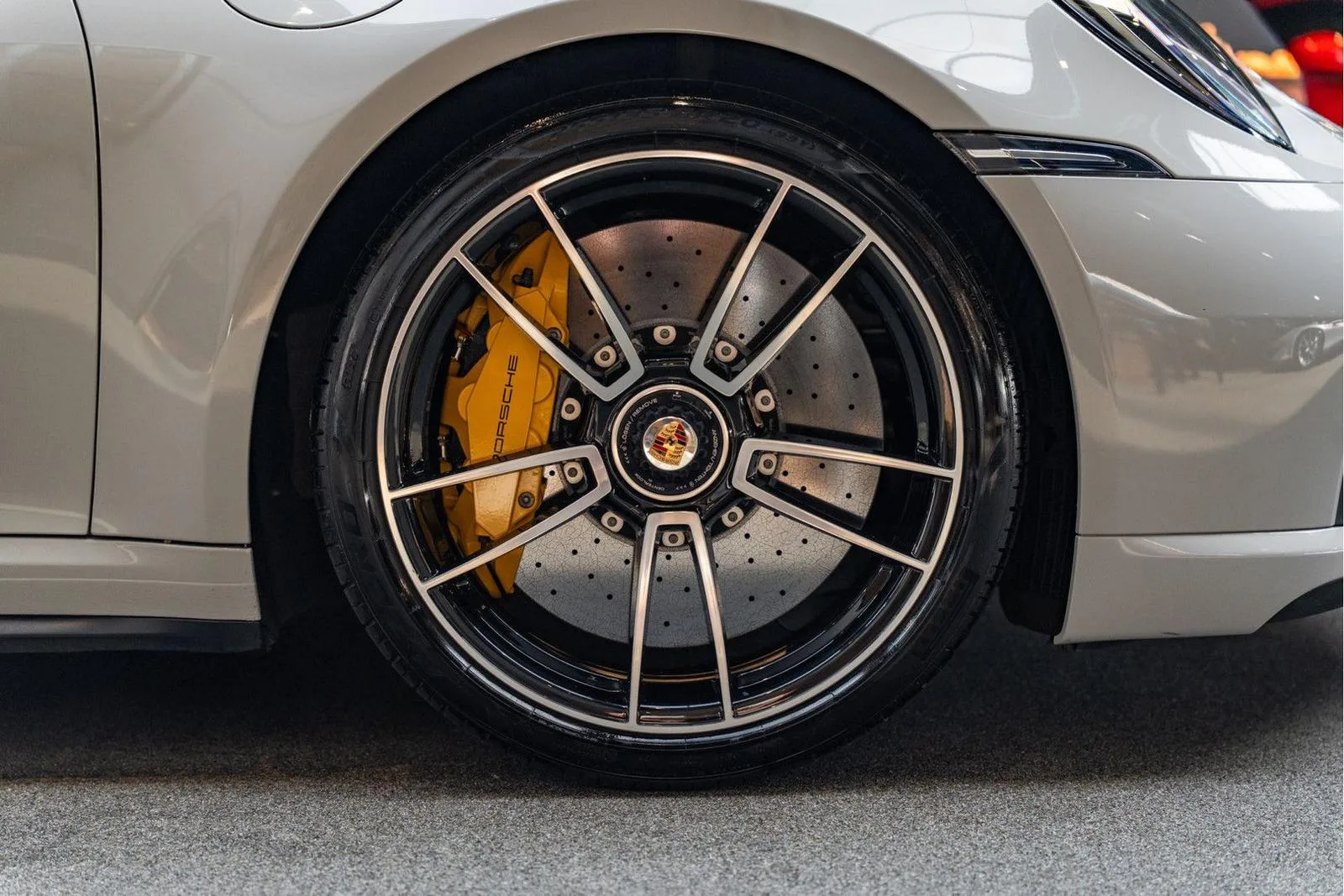 2021 Porsche 911 Turbo S Cabriolet, 13/30