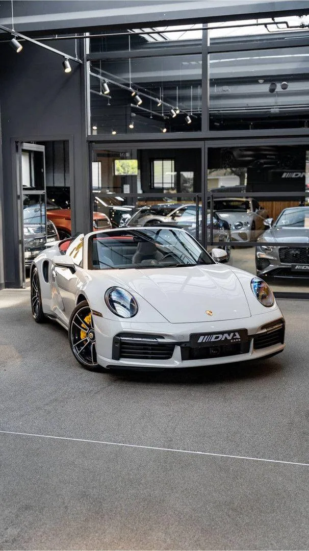 2021 Porsche 911 Turbo S Cabriolet, 25/30