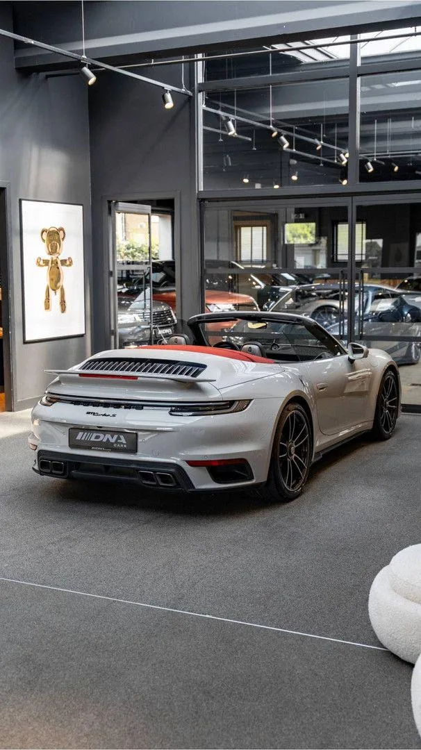 2021 Porsche 911 Turbo S Cabriolet, 28/30