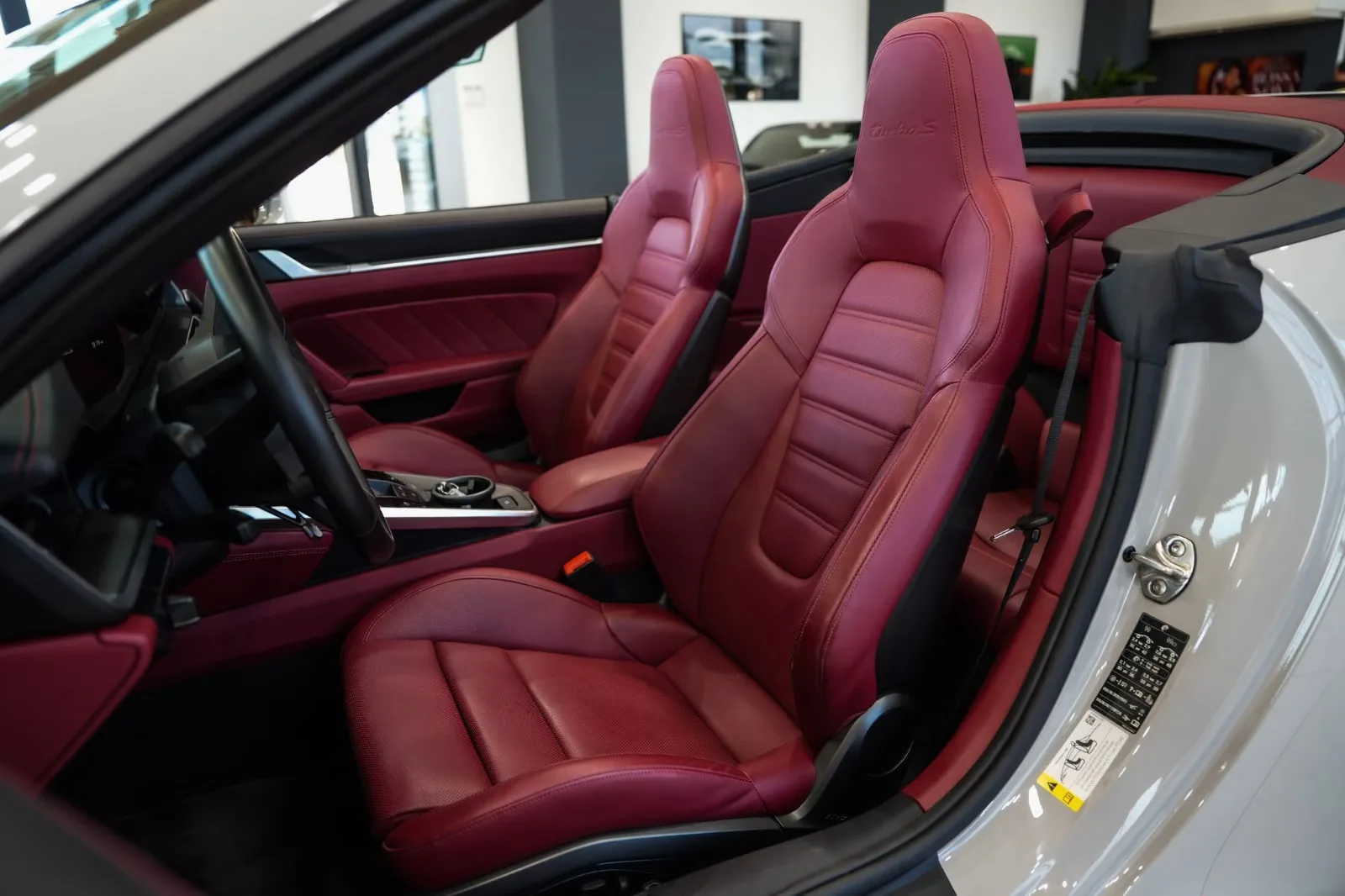 2021 Porsche 911 Turbo S Cabriolet, 13/30