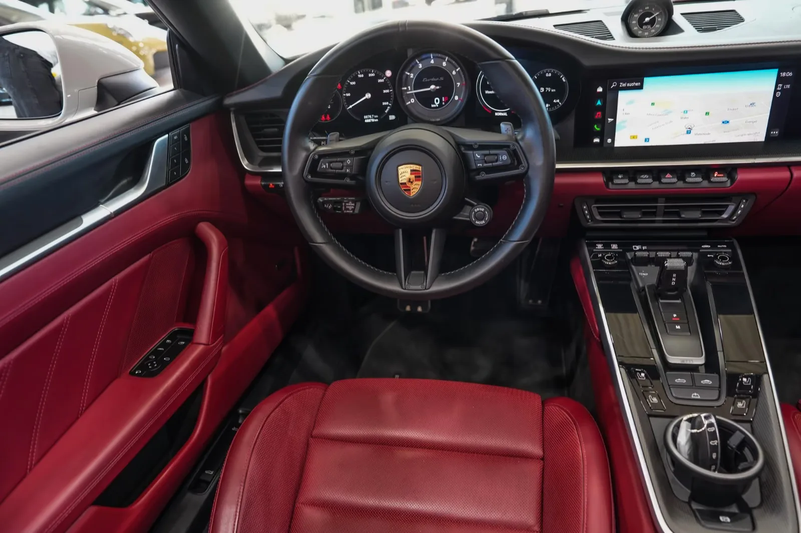 2021 Porsche 911 Turbo S Cabriolet, 17/30