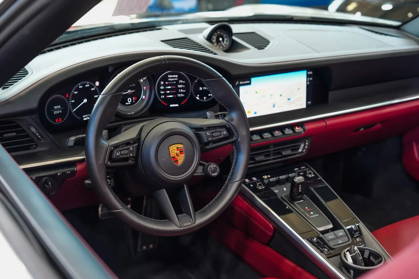 2021 Porsche 911 Turbo S Cabriolet, 18/30