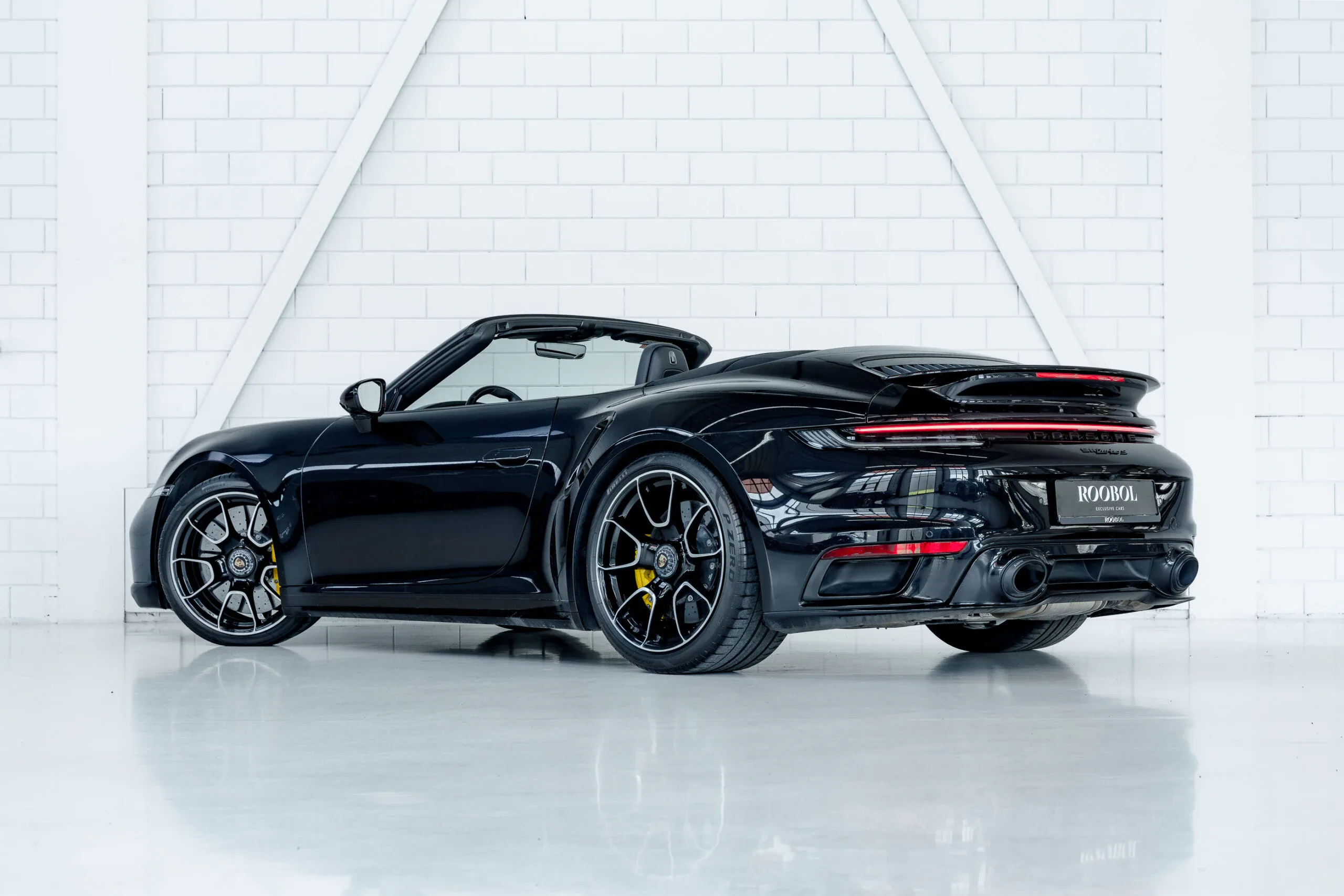 2021 Porsche 911 Turbo S Cabriolet, 3/30