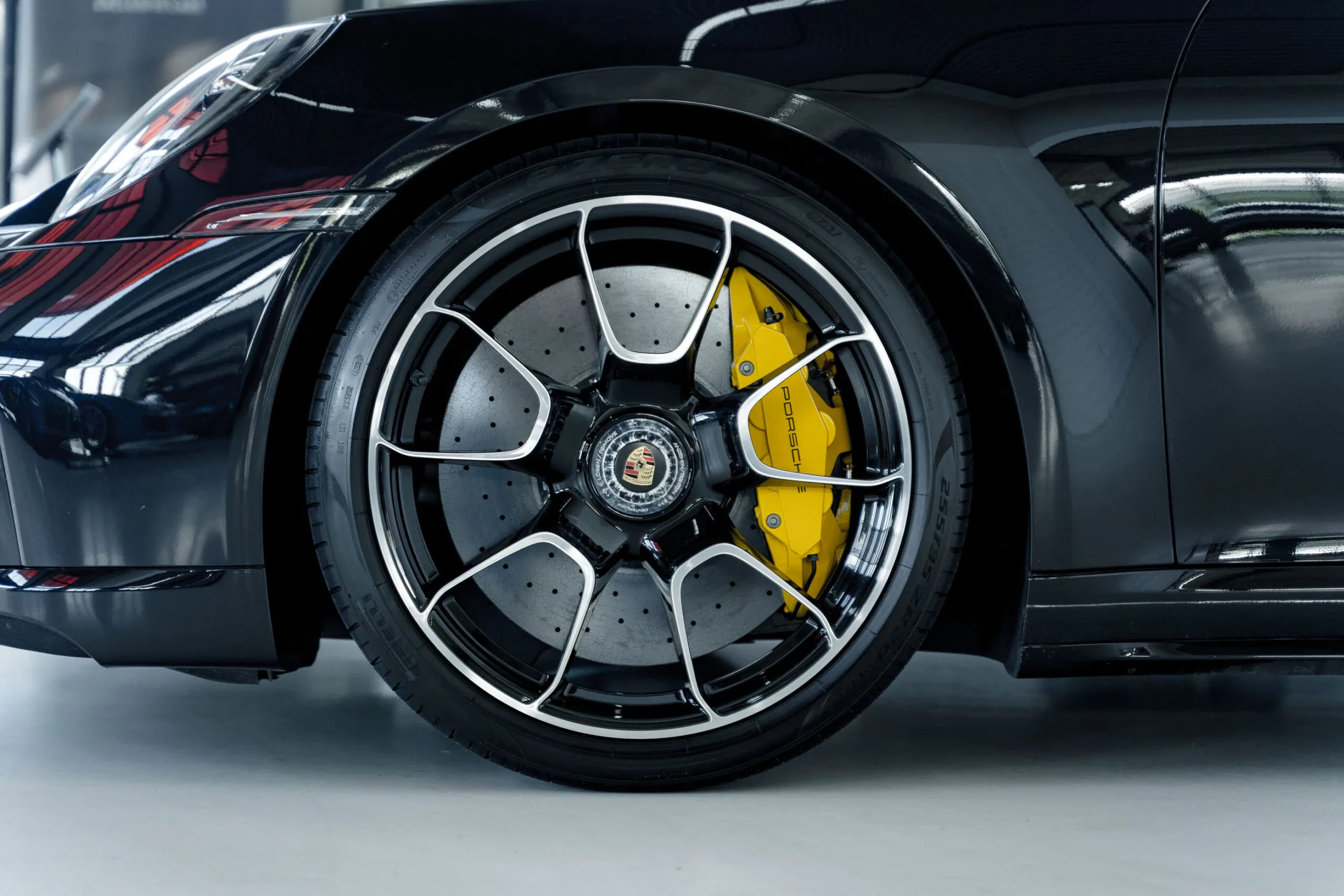 2021 Porsche 911 Turbo S Cabriolet, 15/30