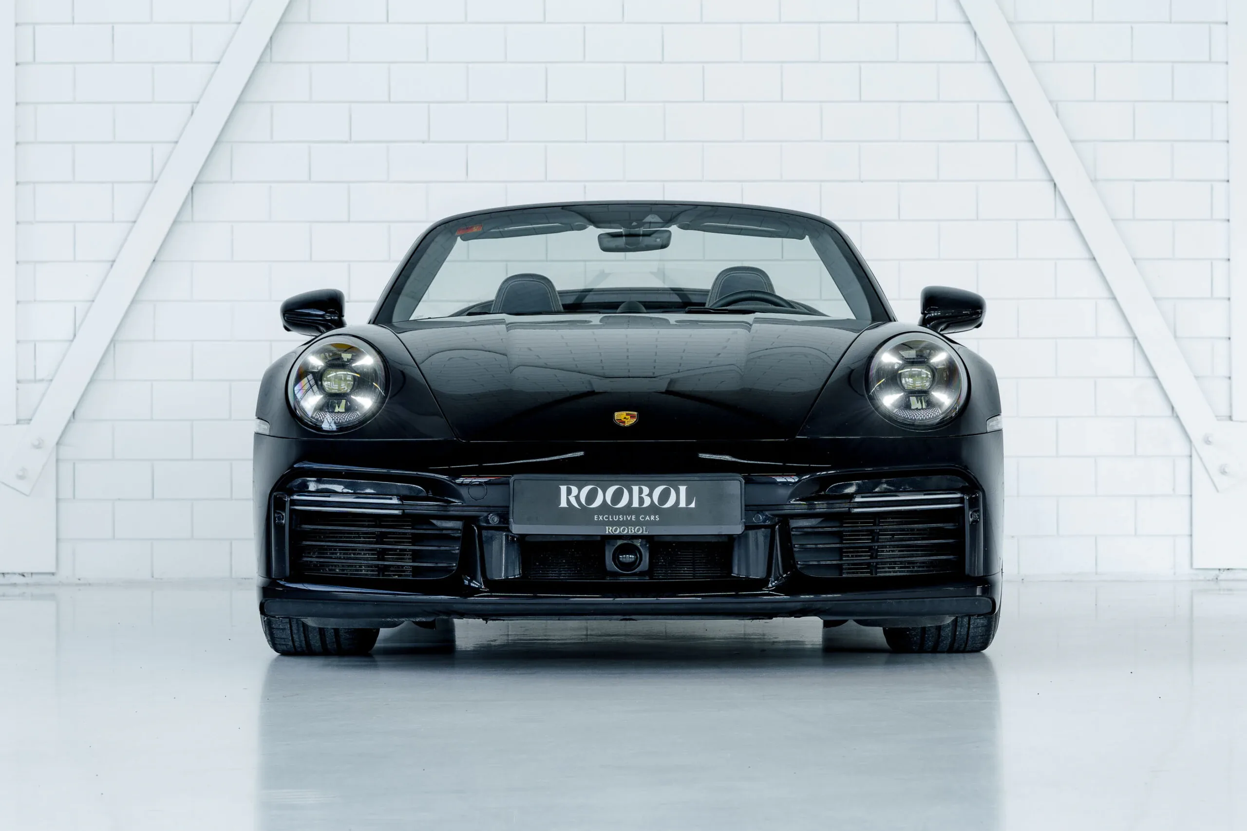 2021 Porsche 911 Turbo S Cabriolet, 16/30