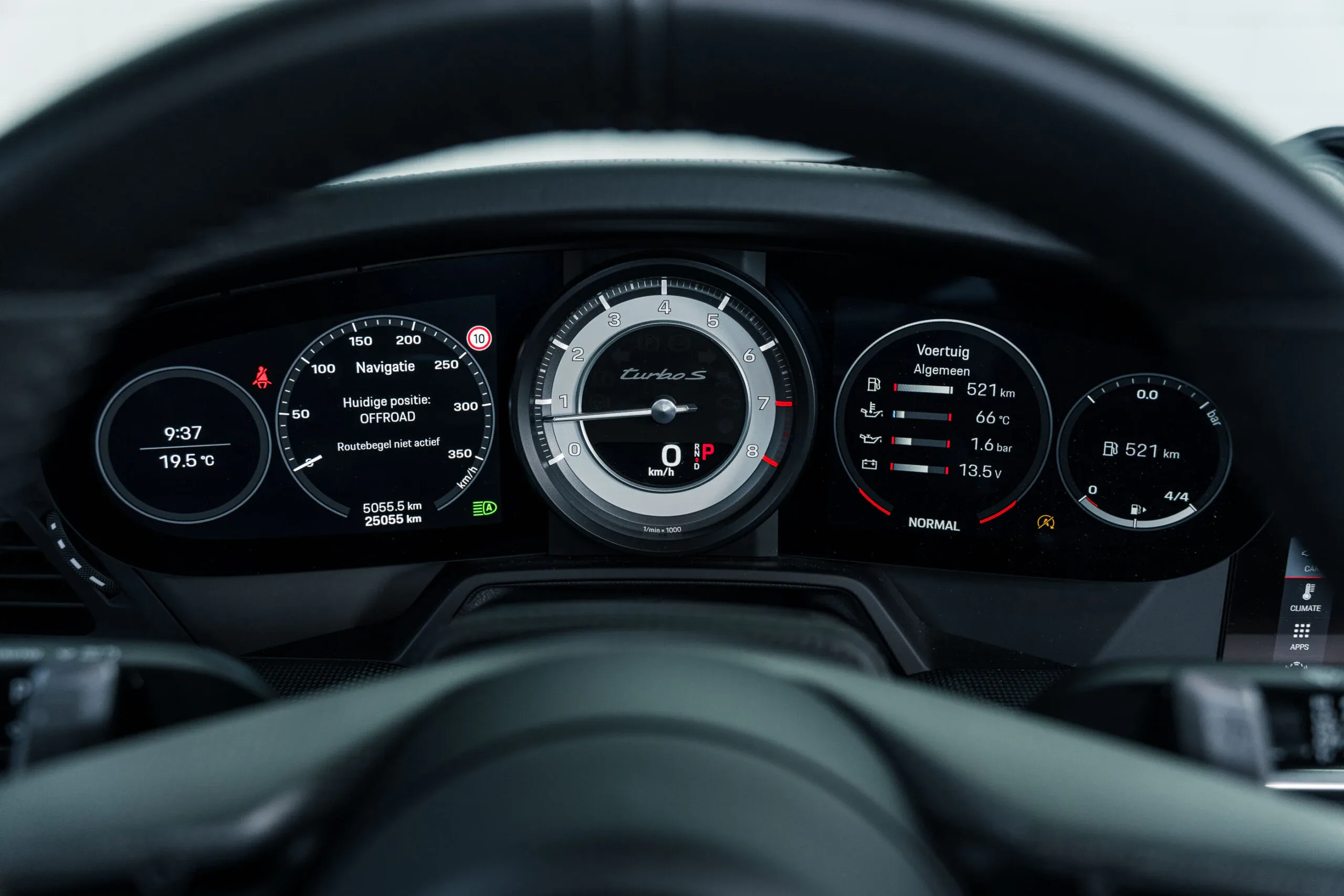 2021 Porsche 911 Turbo S Cabriolet, 29/30