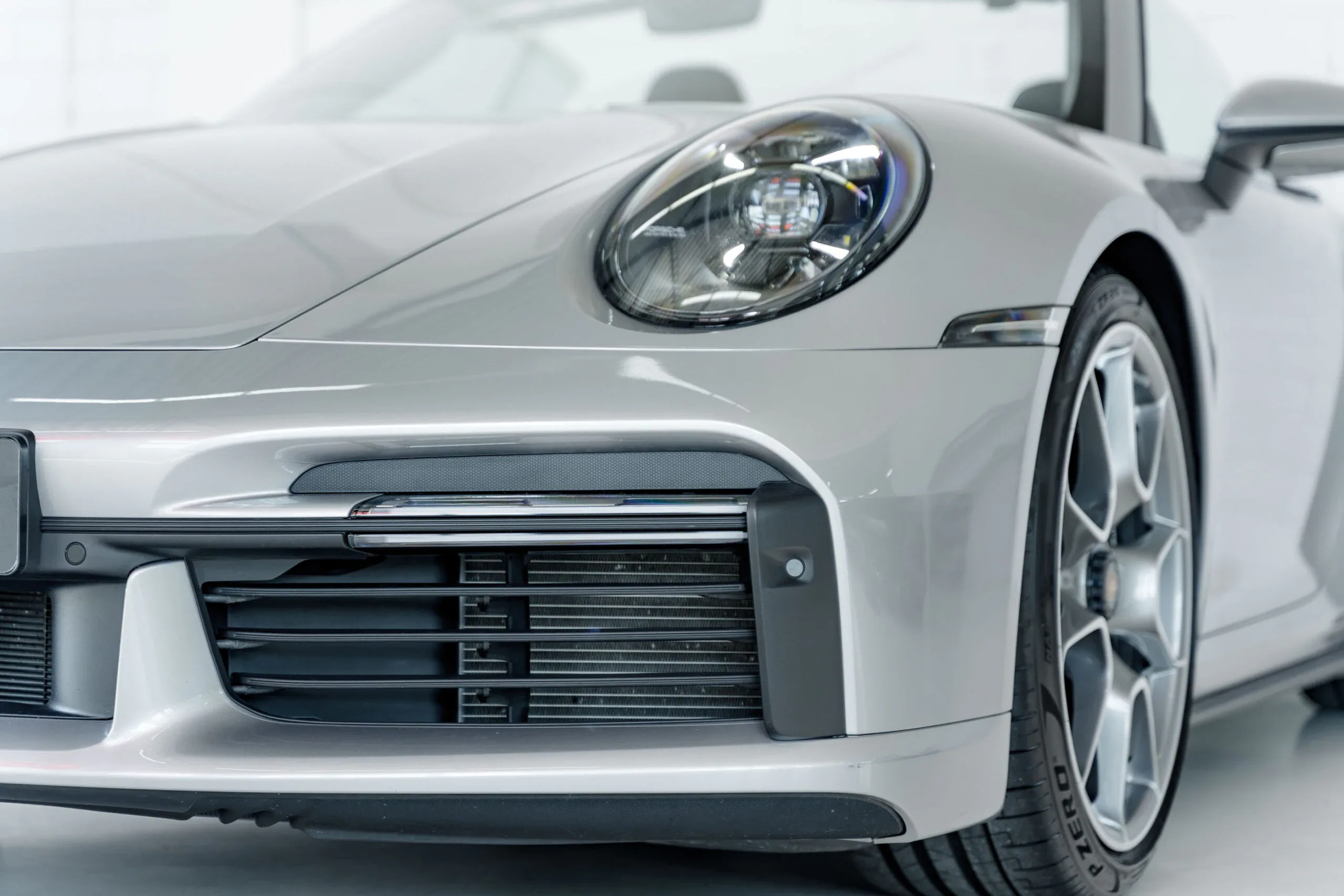 2021 Porsche 911 Turbo S Cabriolet, 7/30