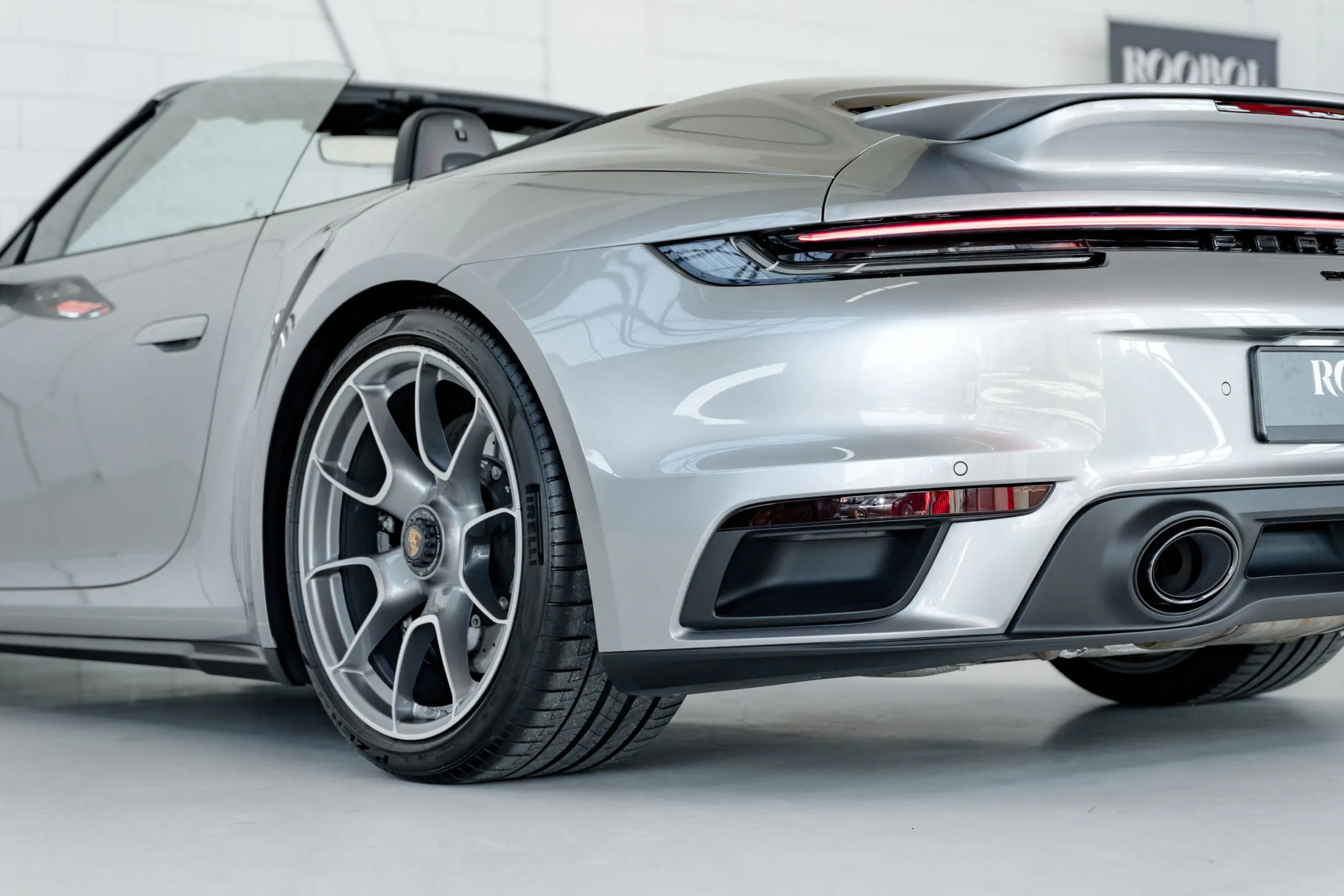 2021 Porsche 911 Turbo S Cabriolet, 27/30
