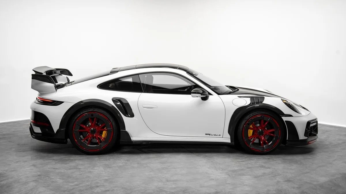2021 Porsche 911 Turbo S offered by a specialist dealer in Dubai, United Arab Emirates, photo 5 of 25