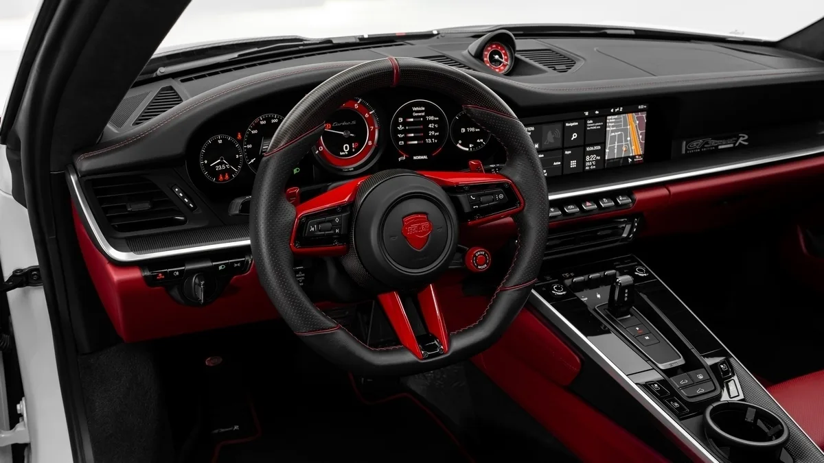 2021 Porsche 911 Turbo S offered by a specialist dealer in Dubai, United Arab Emirates, photo 15 of 25