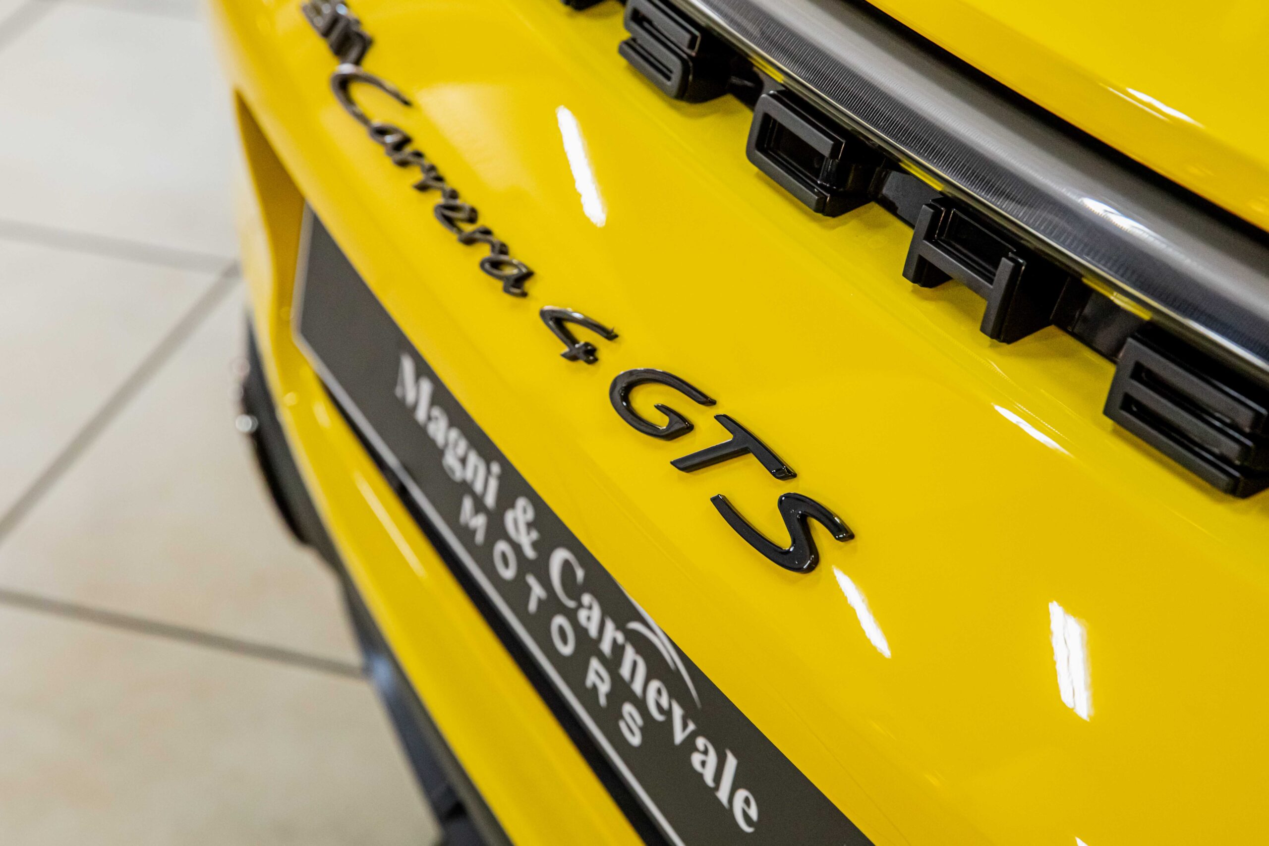 2021 Porsche 911 Carrera 4 GTS Cabriolet offered by a specialist dealer in Milan, Italy, photo 3 of 20
