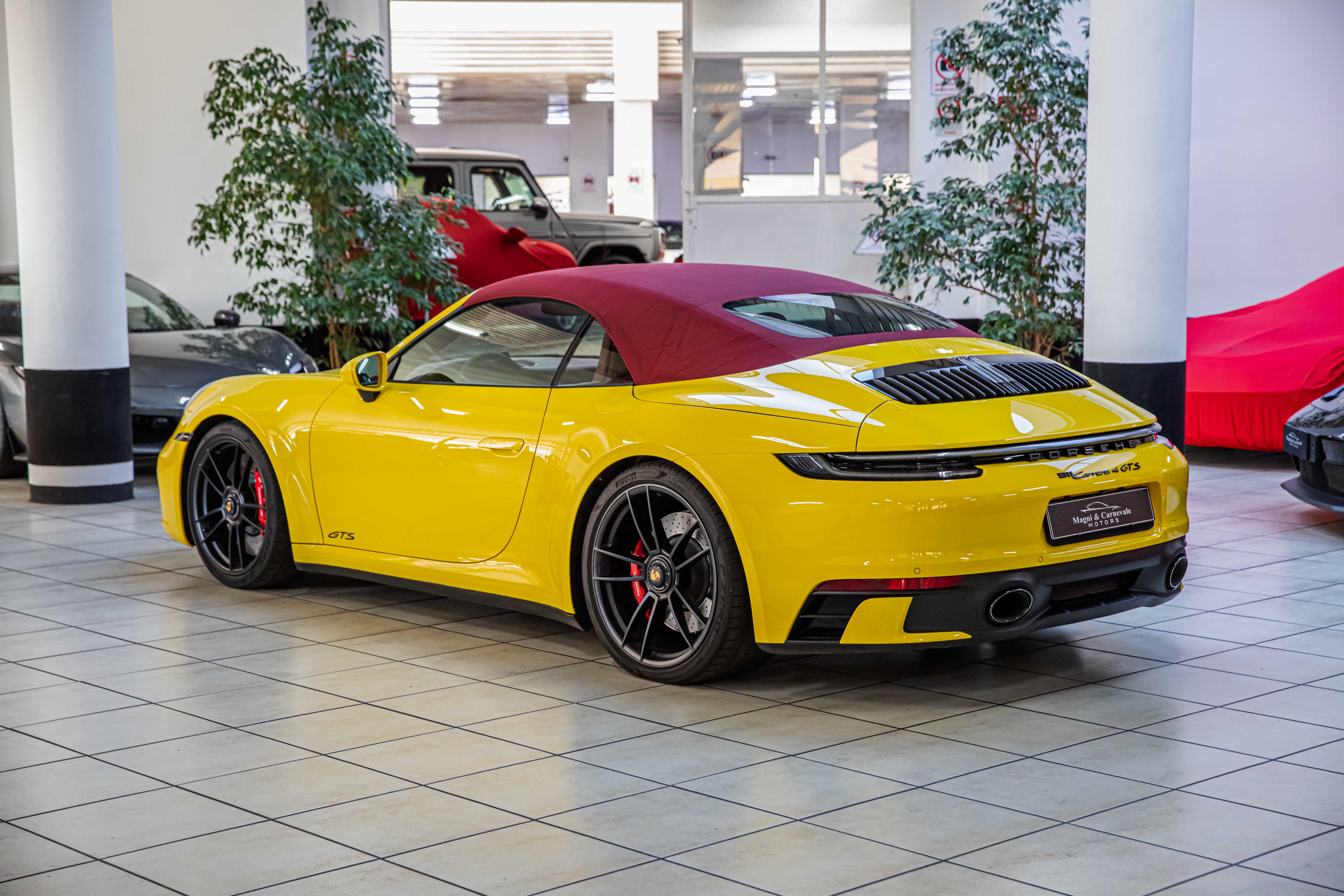 2021 Porsche 911 Carrera 4 GTS Cabriolet offered by a specialist dealer in Milan, Italy, photo 9 of 20