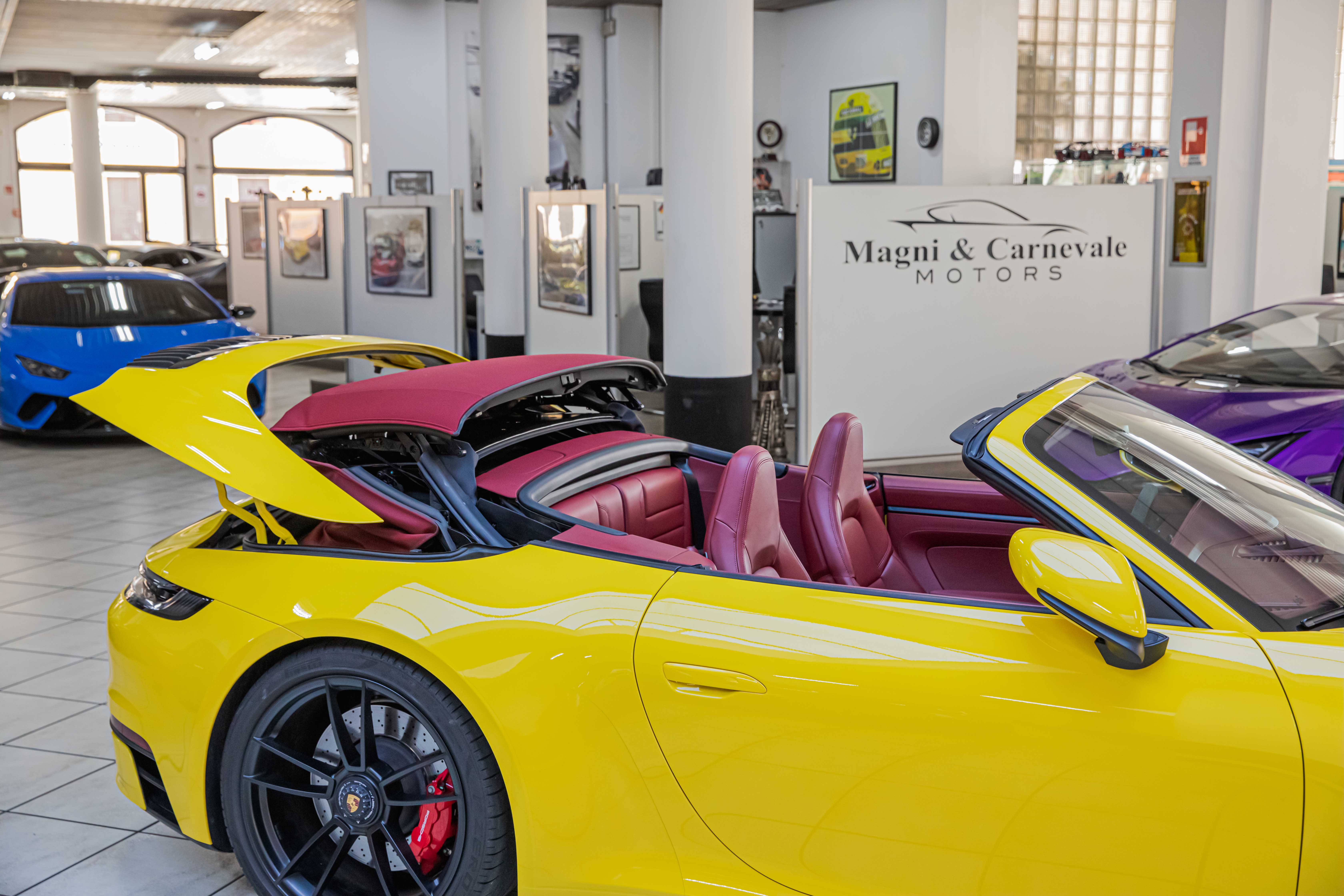 2021 Porsche 911 Carrera 4 GTS Cabriolet offered by a specialist dealer in Milan, Italy, photo 11 of 20