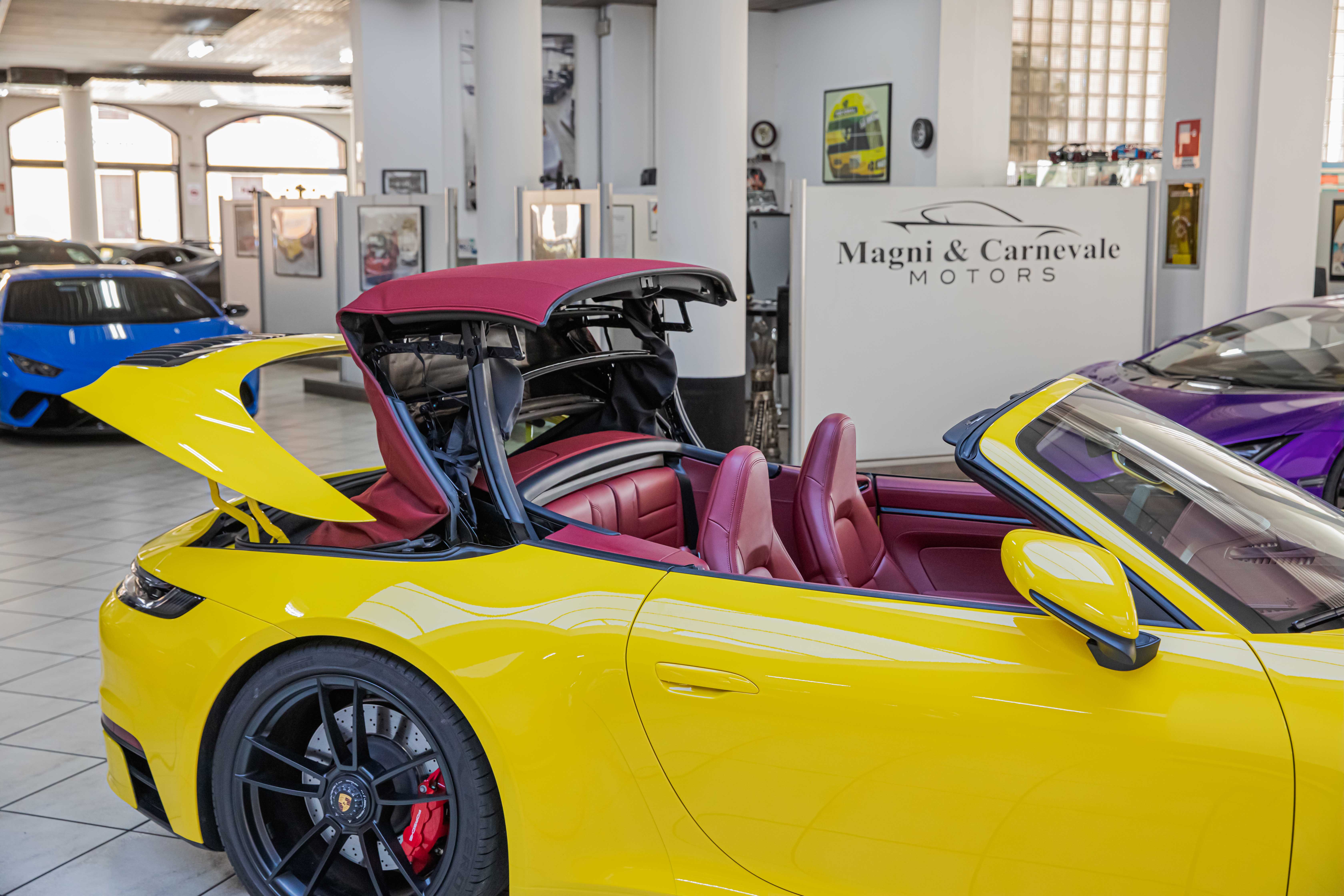 2021 Porsche 911 Carrera 4 GTS Cabriolet offered by a specialist dealer in Milan, Italy, photo 12 of 20