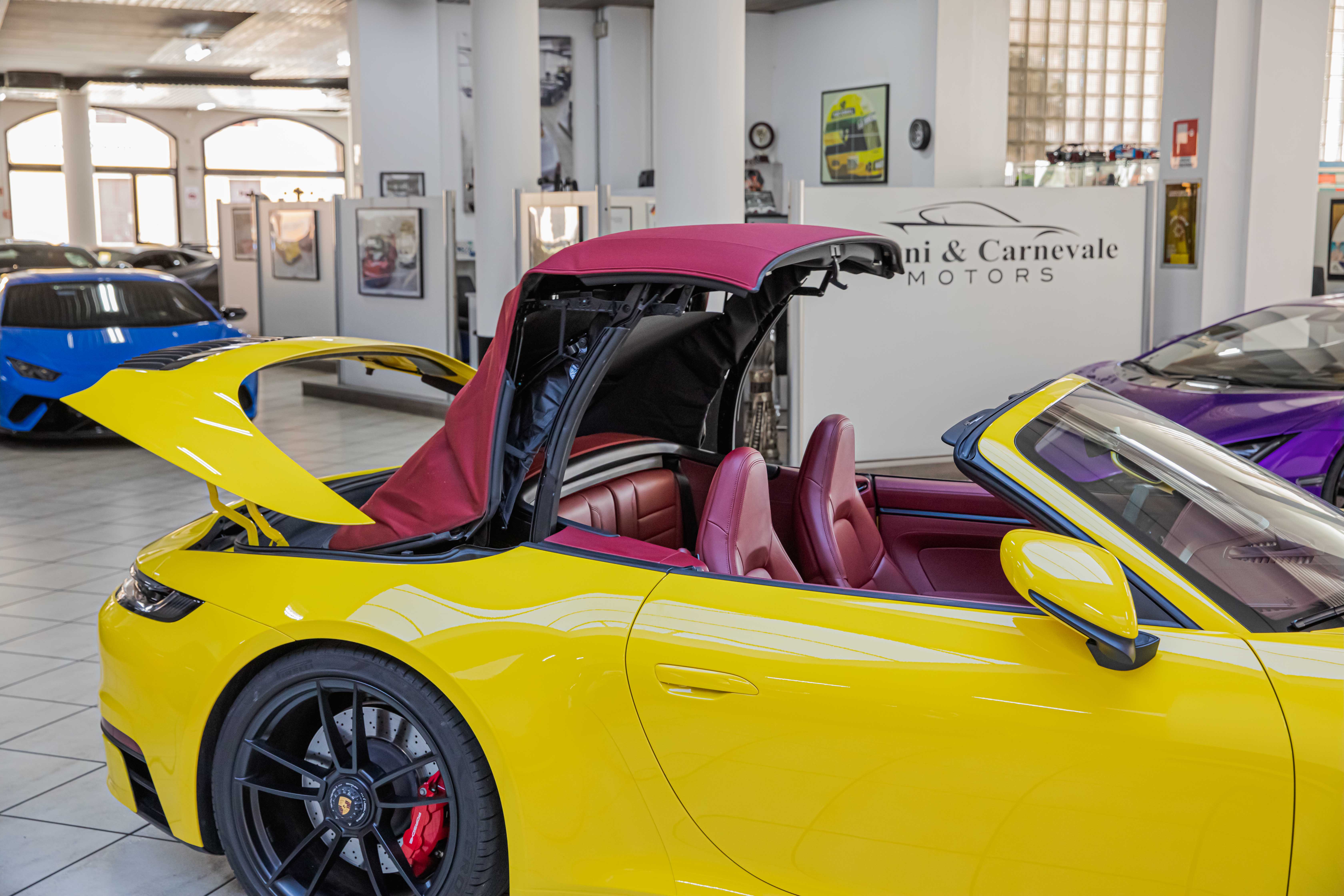 2021 Porsche 911 Carrera 4 GTS Cabriolet offered by a specialist dealer in Milan, Italy, photo 13 of 20