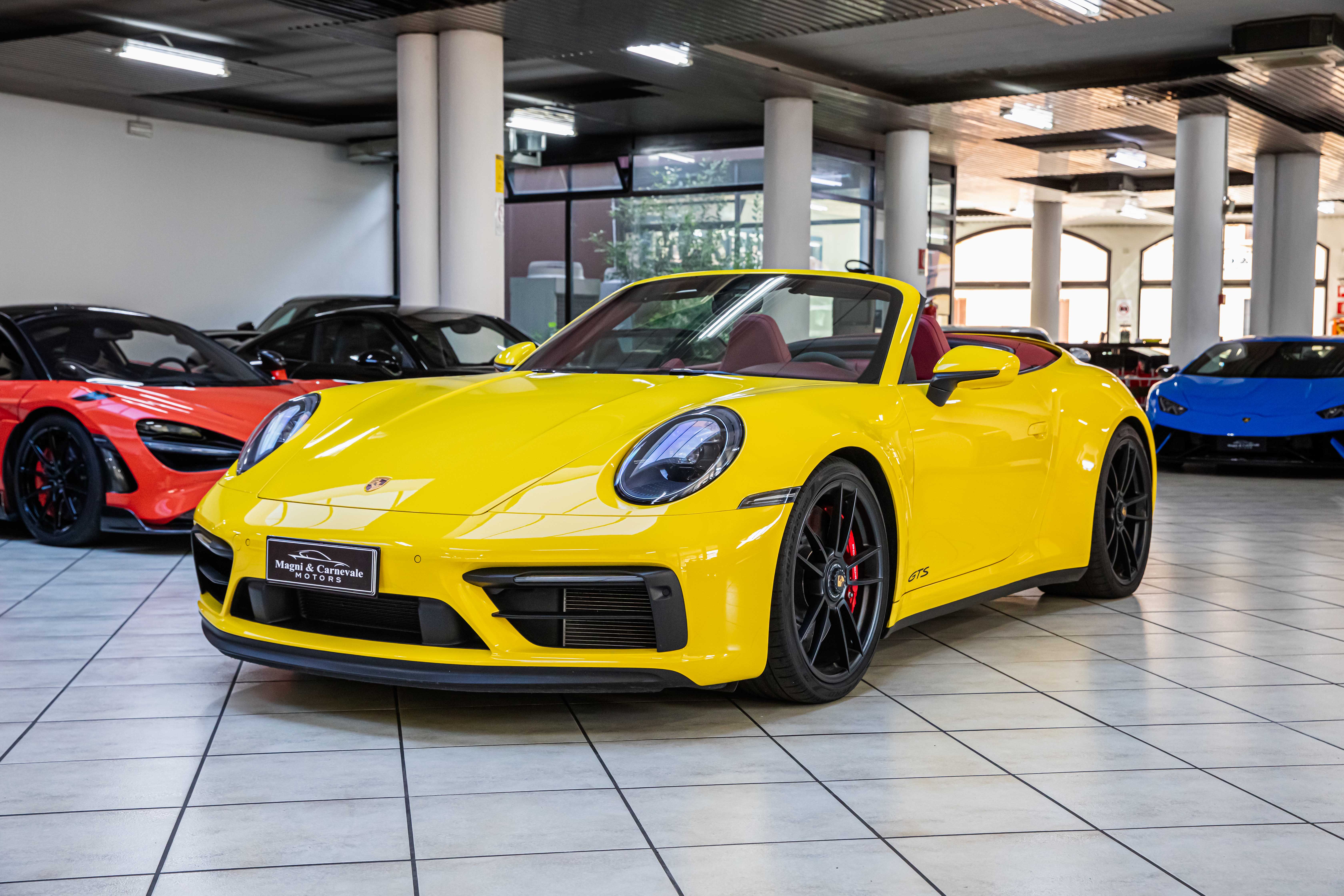 2021 Porsche 911 Carrera 4 GTS Cabriolet offered by a specialist dealer in Milan, Italy, photo 17 of 20