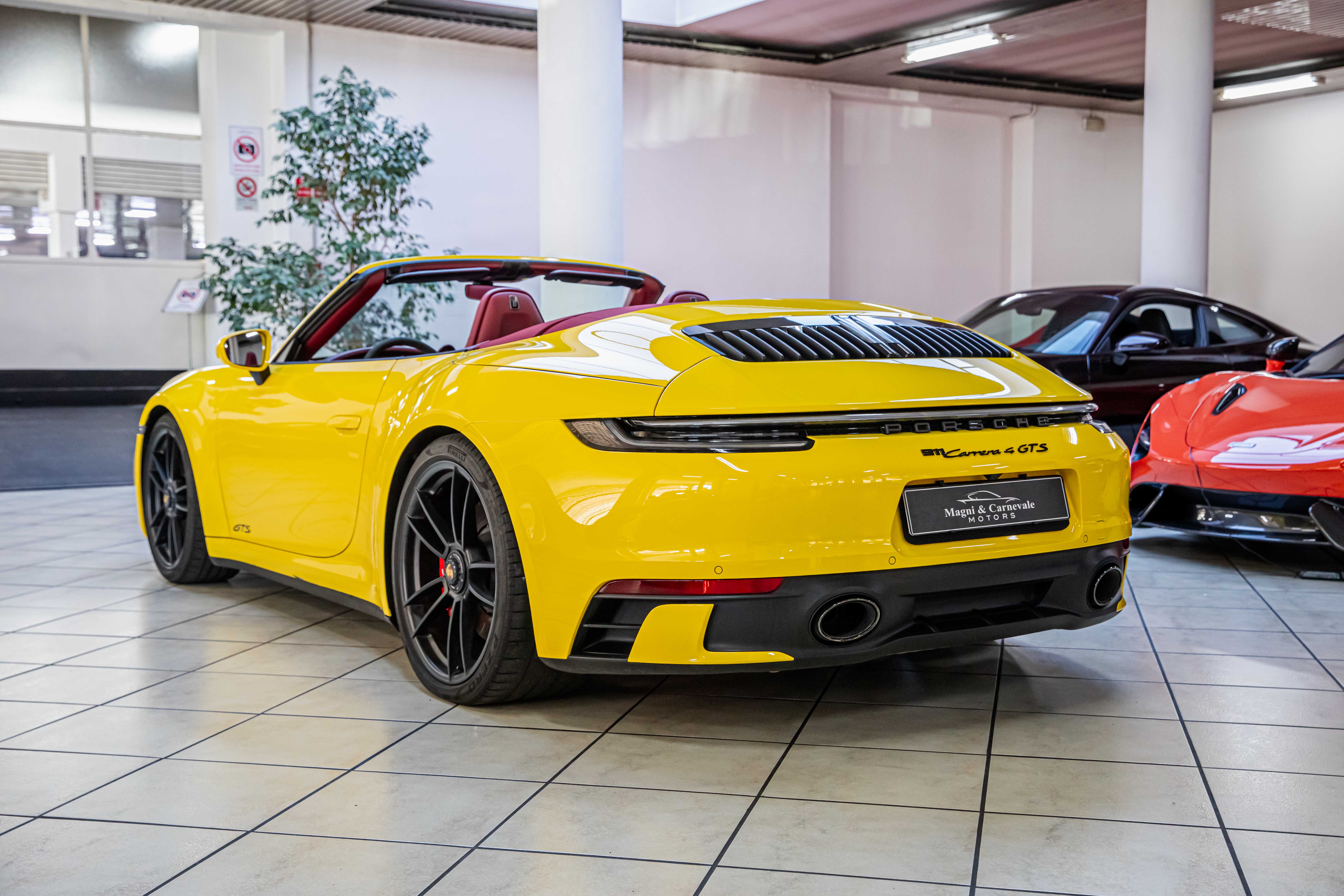 2021 Porsche 911 Carrera 4 GTS Cabriolet offered by a specialist dealer in Milan, Italy, photo 19 of 20