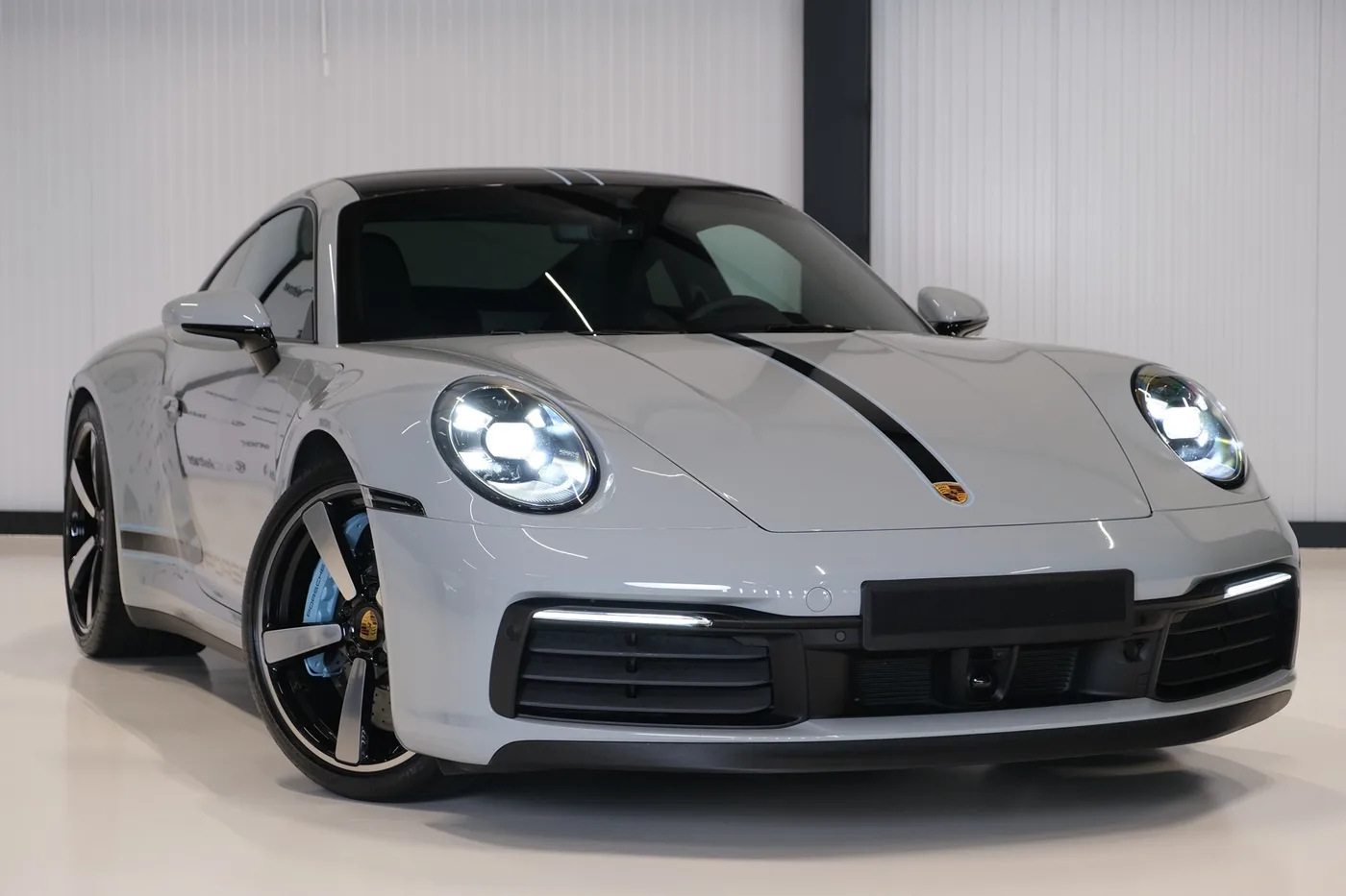 2021 Porsche 911 Carrera 4S offered by a collector car dealer in Alkmaar, Netherlands, photo 5 of 15