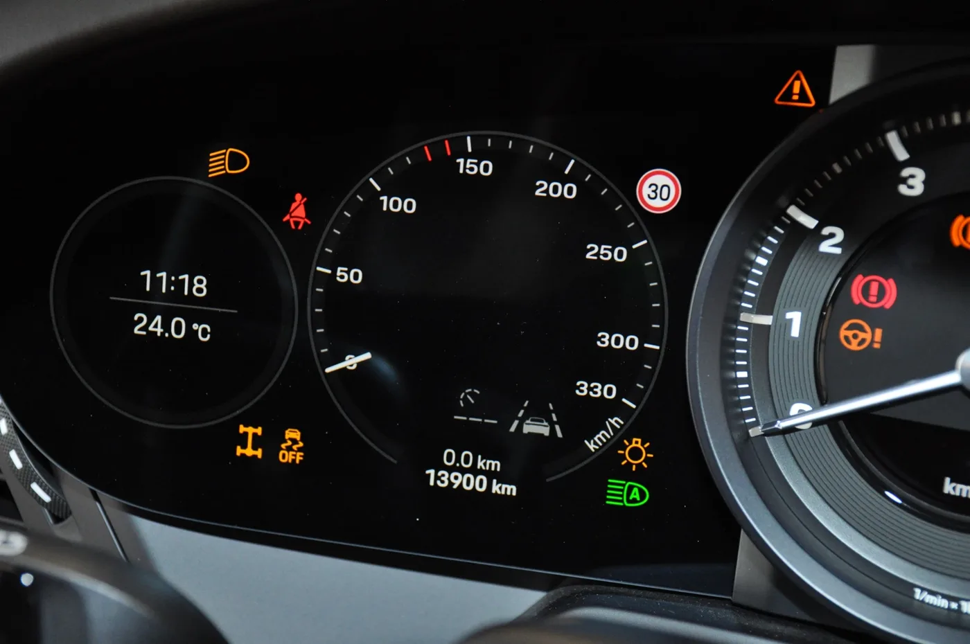 2021 Porsche 911 Carrera 4S offered by a collector car dealer in Alkmaar, Netherlands, photo 14 of 15